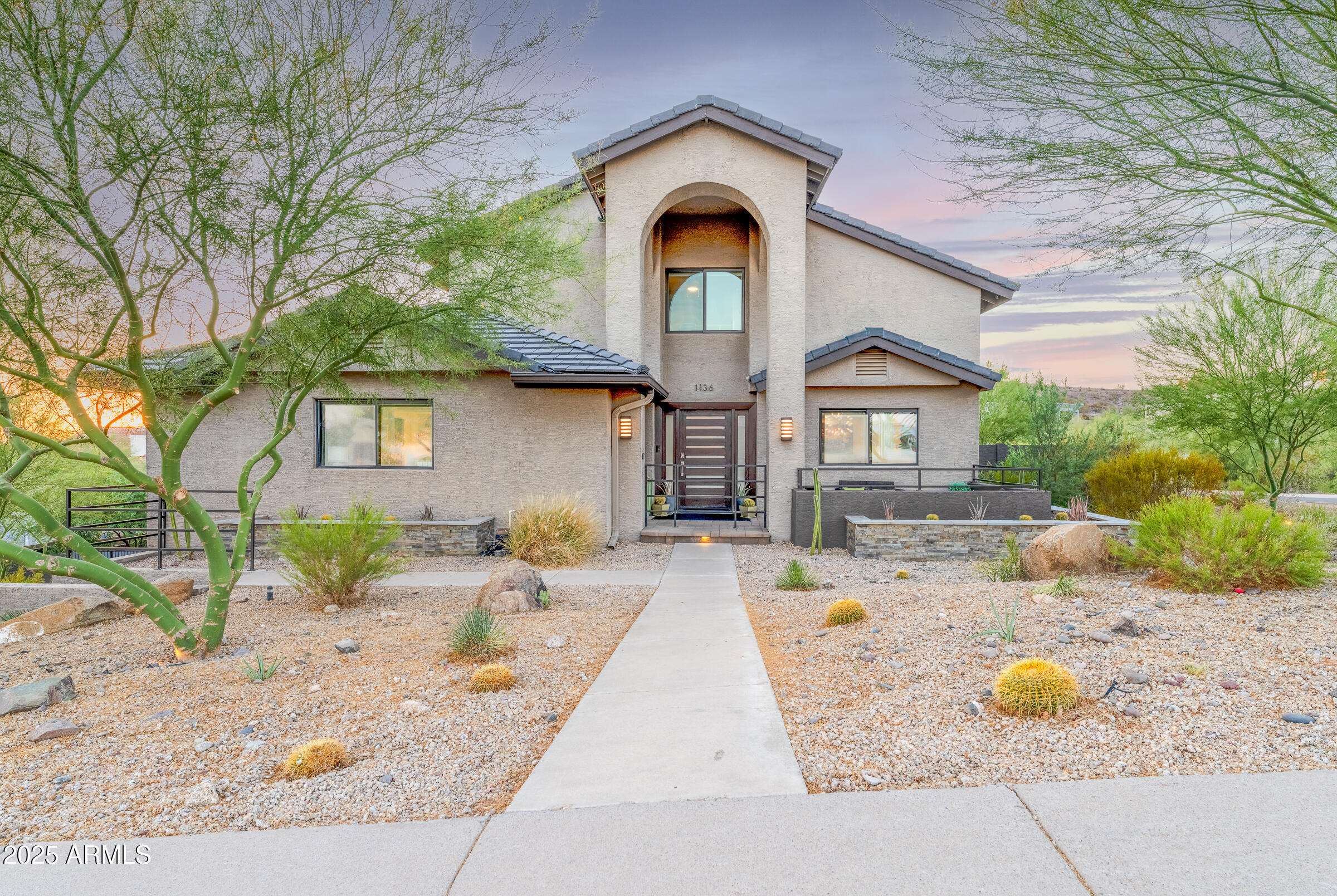1136 E Forest Hills Drive