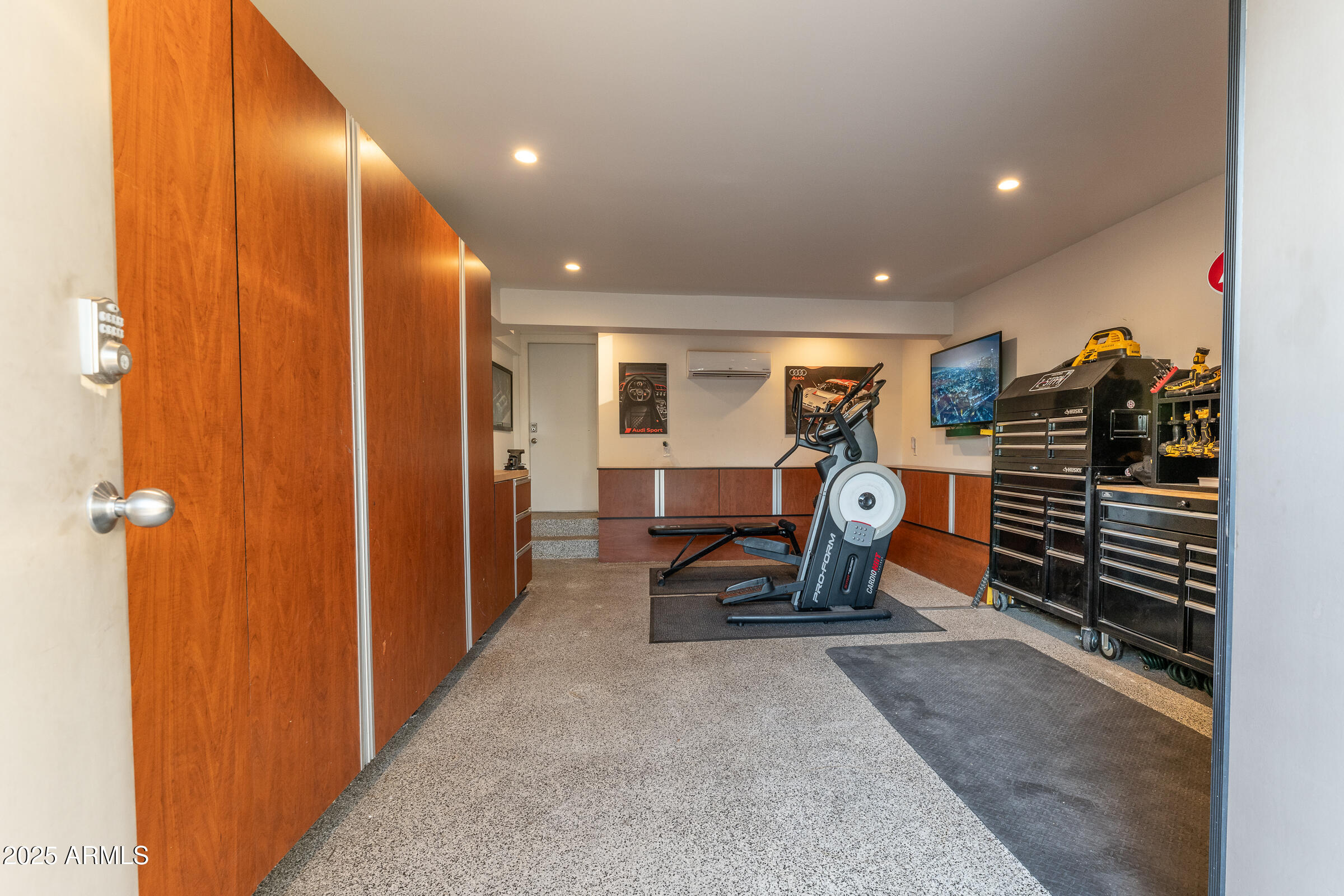 1136 E Forest Hills Drive