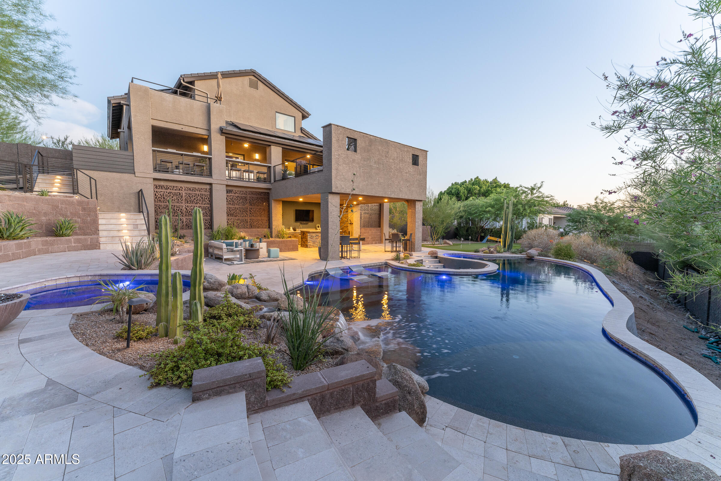 1136 E Forest Hills Drive