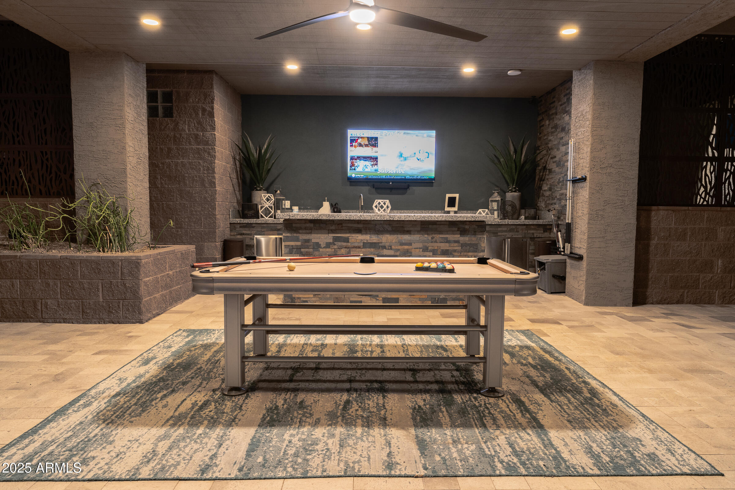1136 E Forest Hills Drive