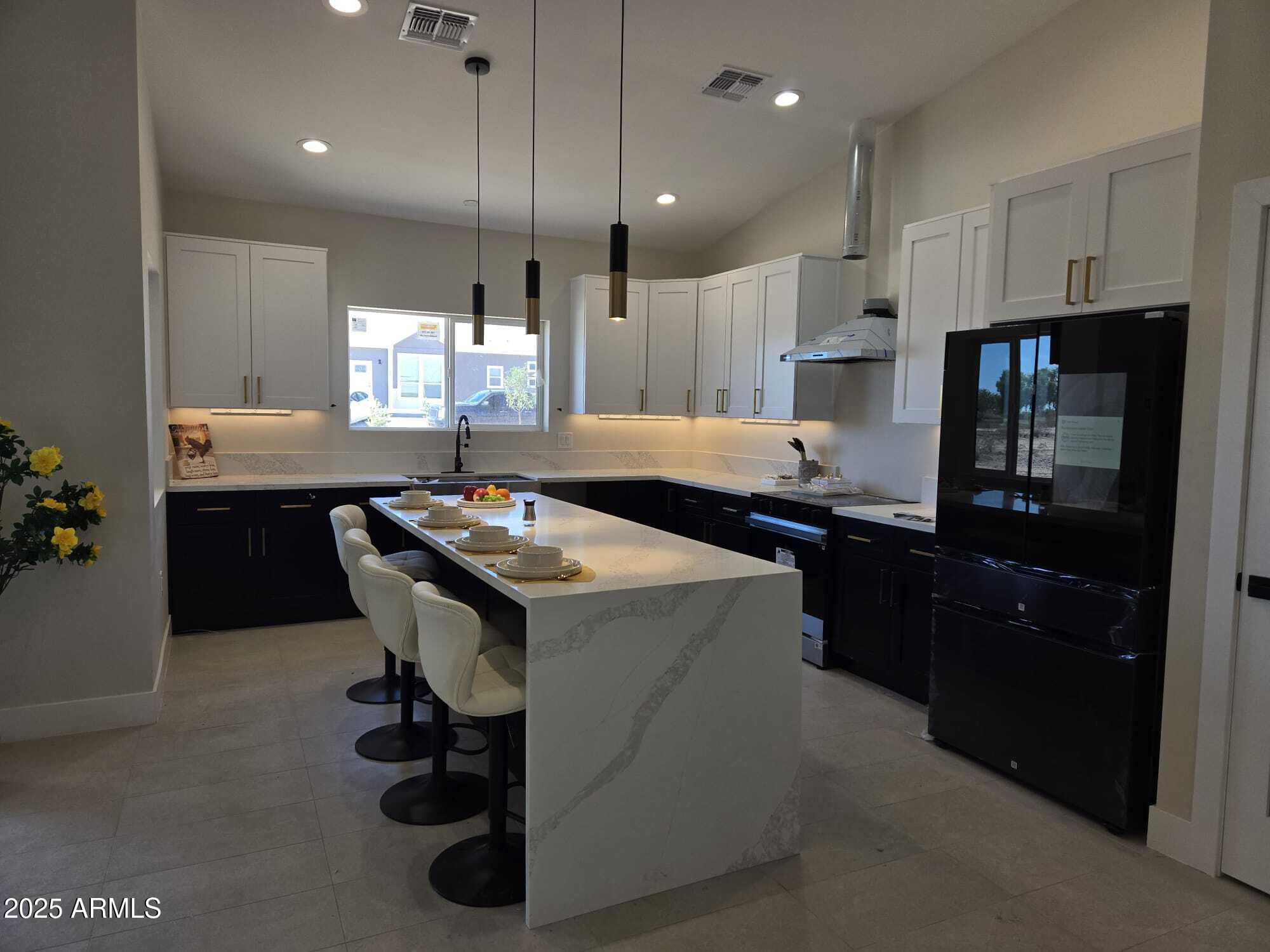 38515 W MONTEBELLO Avenue