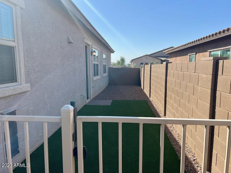 21976 E NIGHTINGALE Court