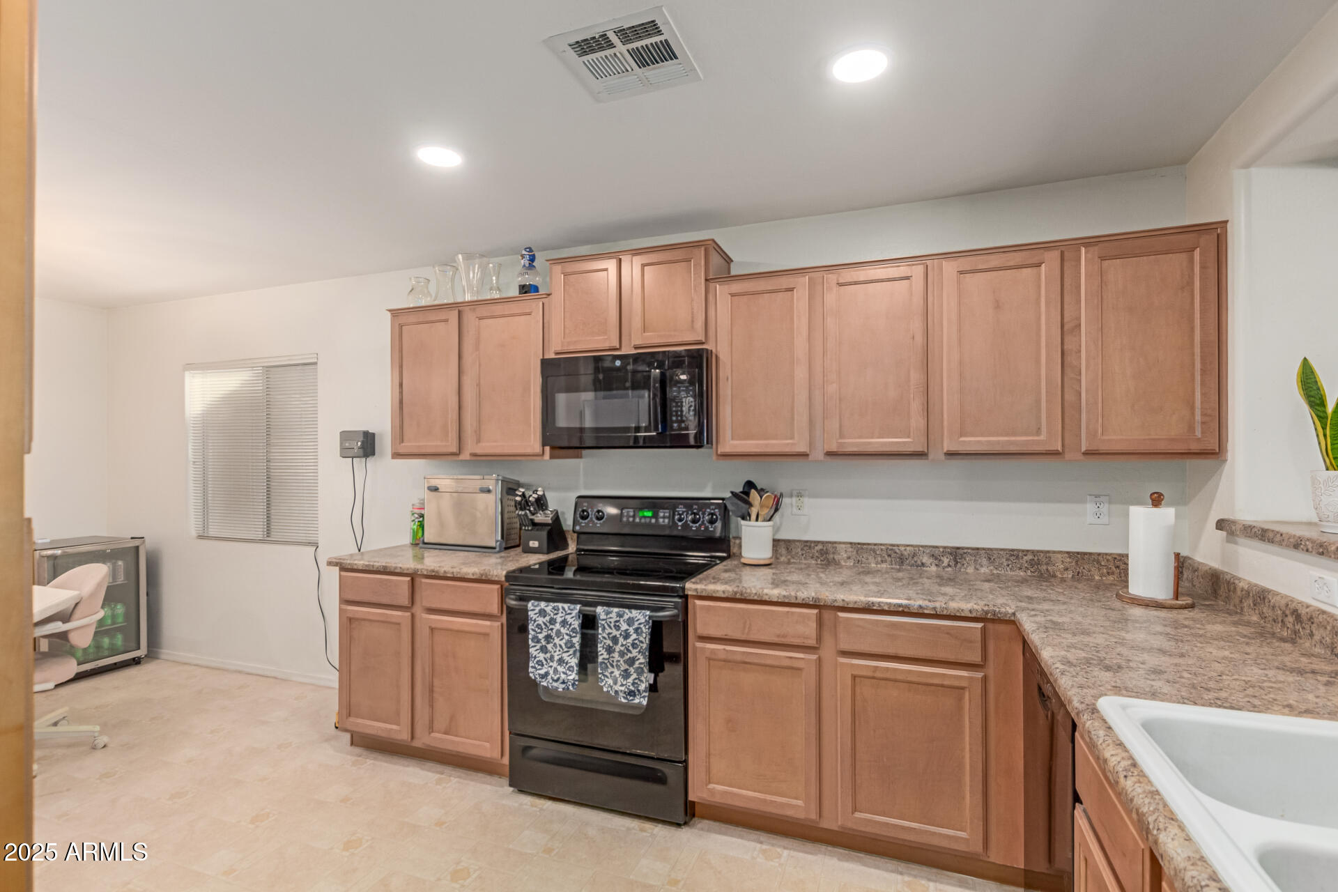 11530 W OGLESBY Avenue