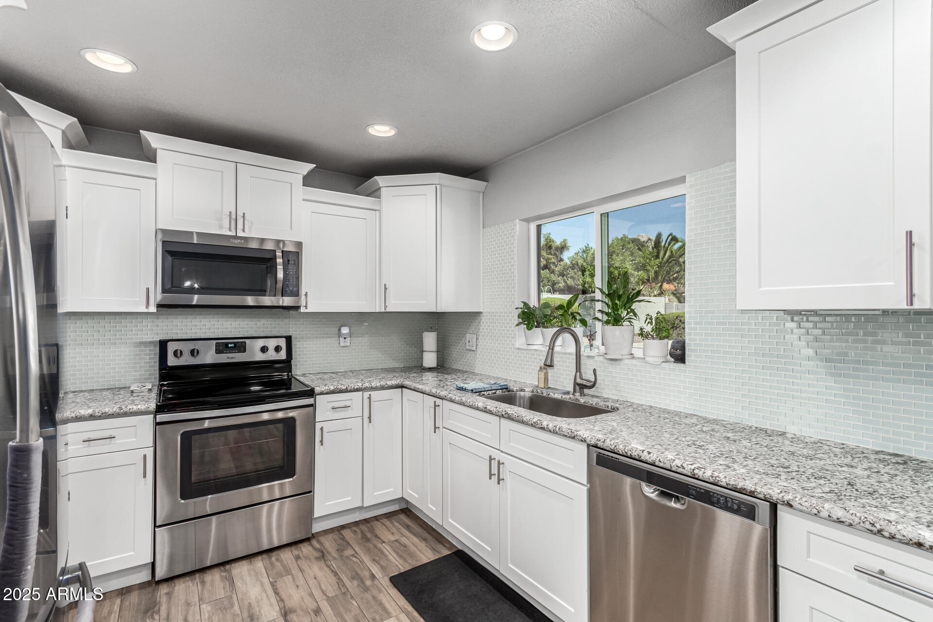 2330 E SAHUARO Drive