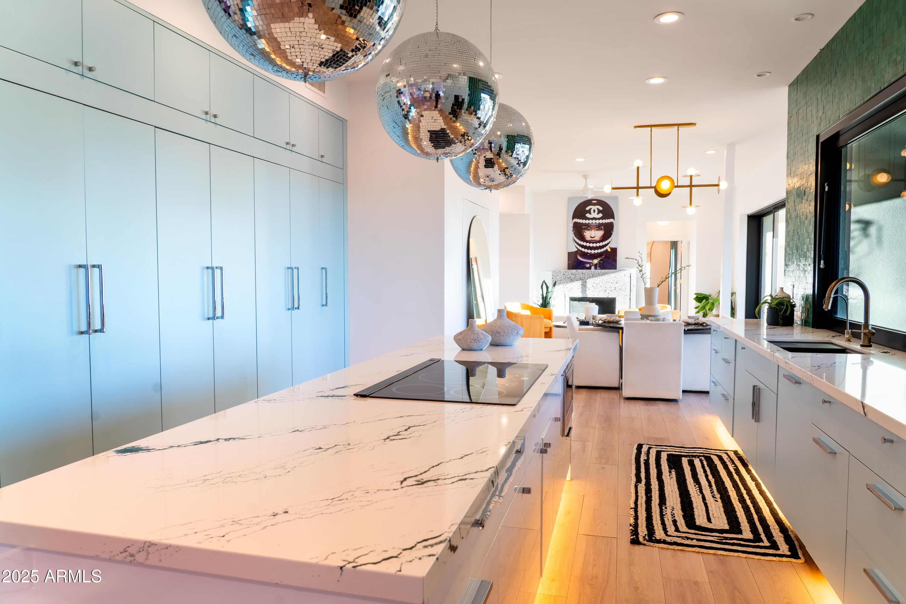 3305 E CHEROKEE Street