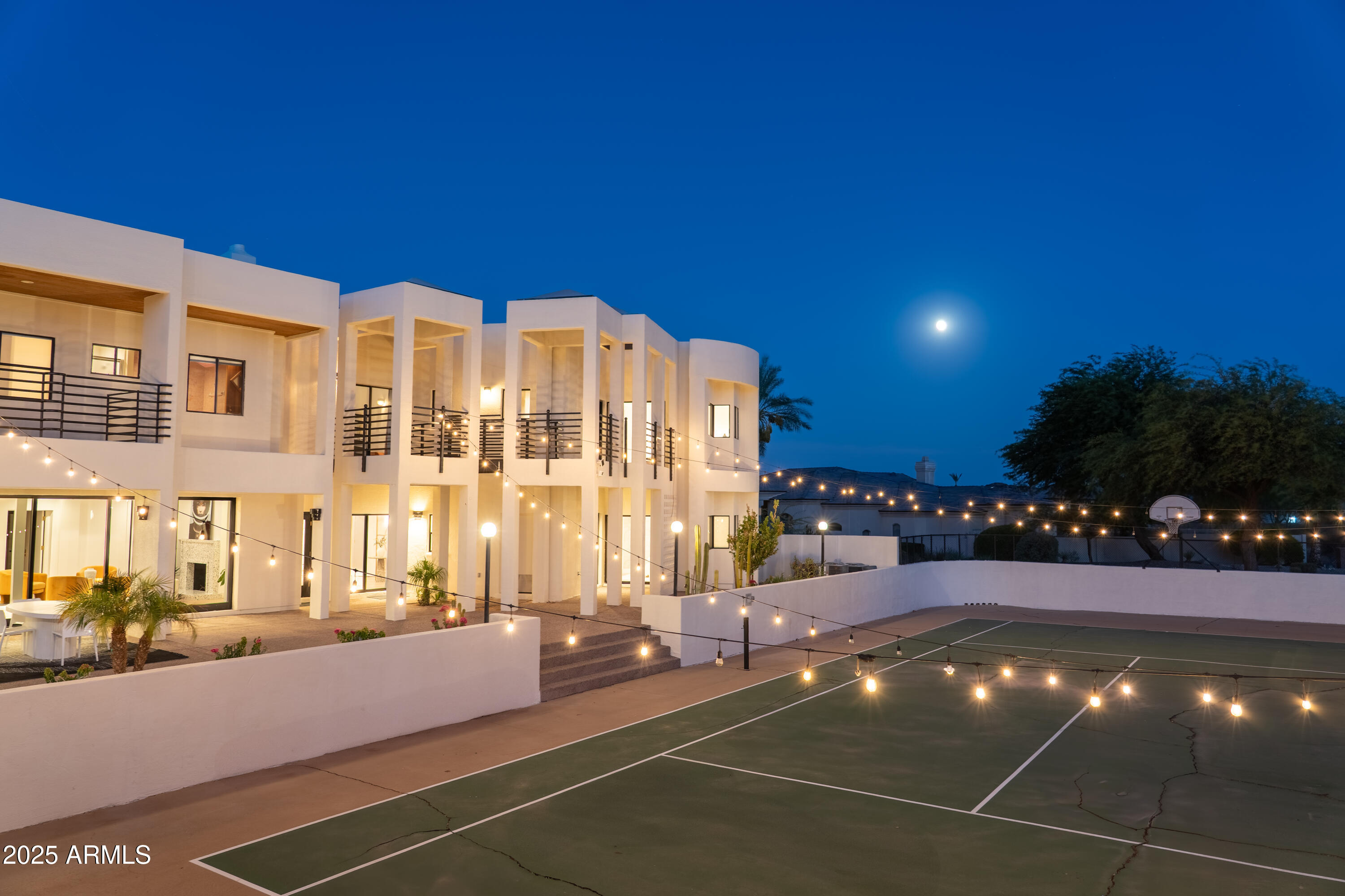 3305 E CHEROKEE Street