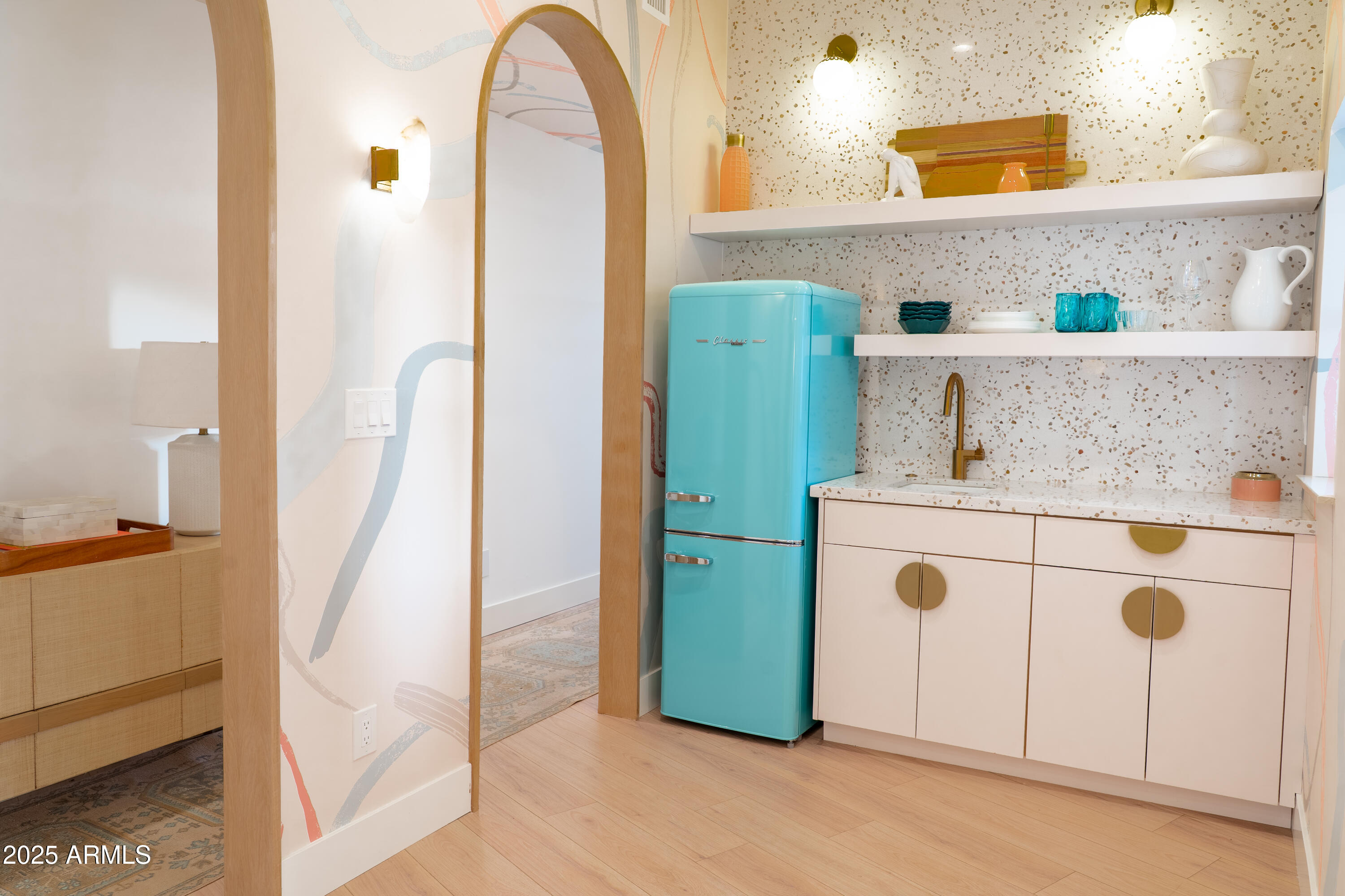 3305 E CHEROKEE Street