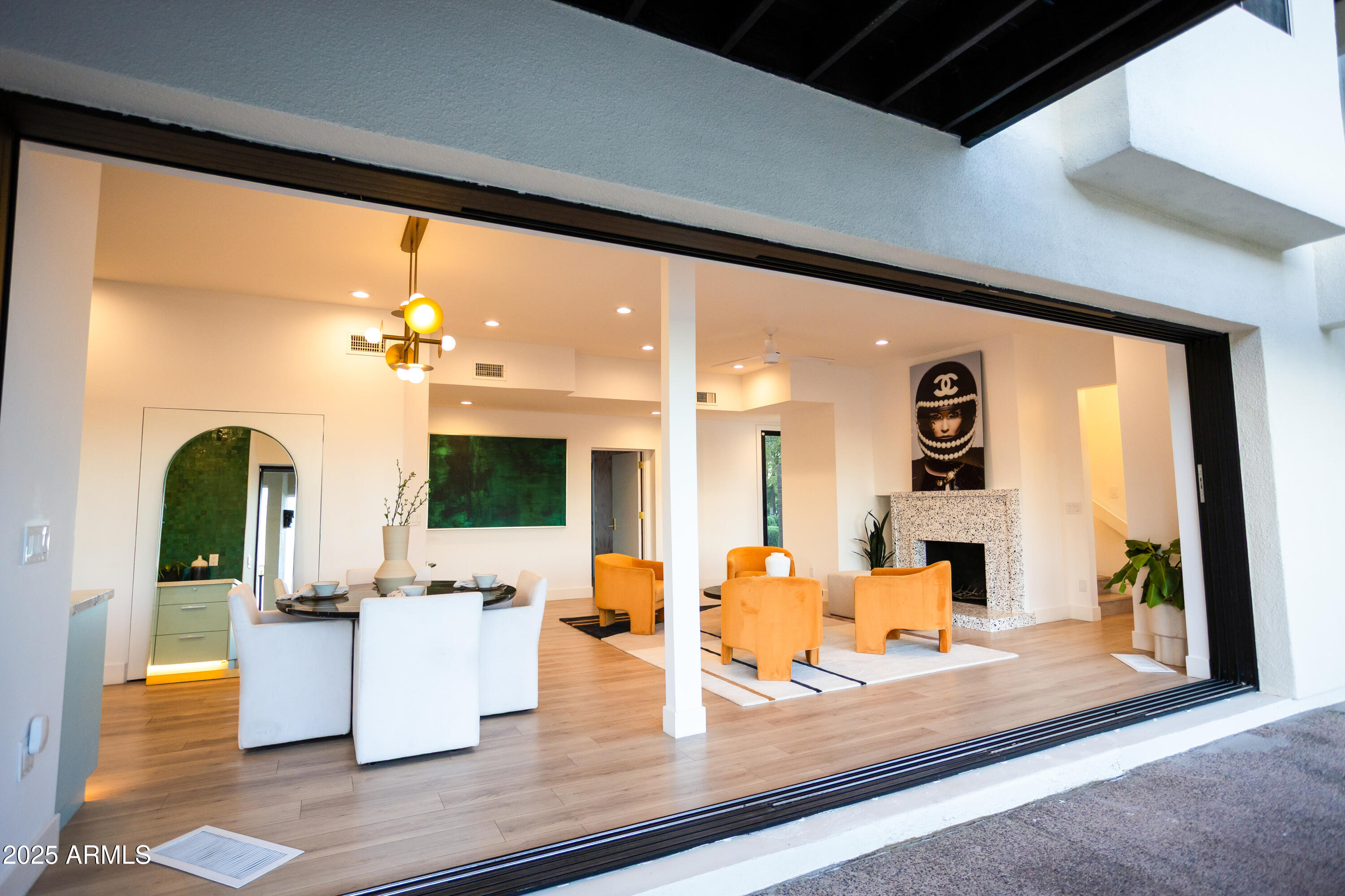 3305 E CHEROKEE Street