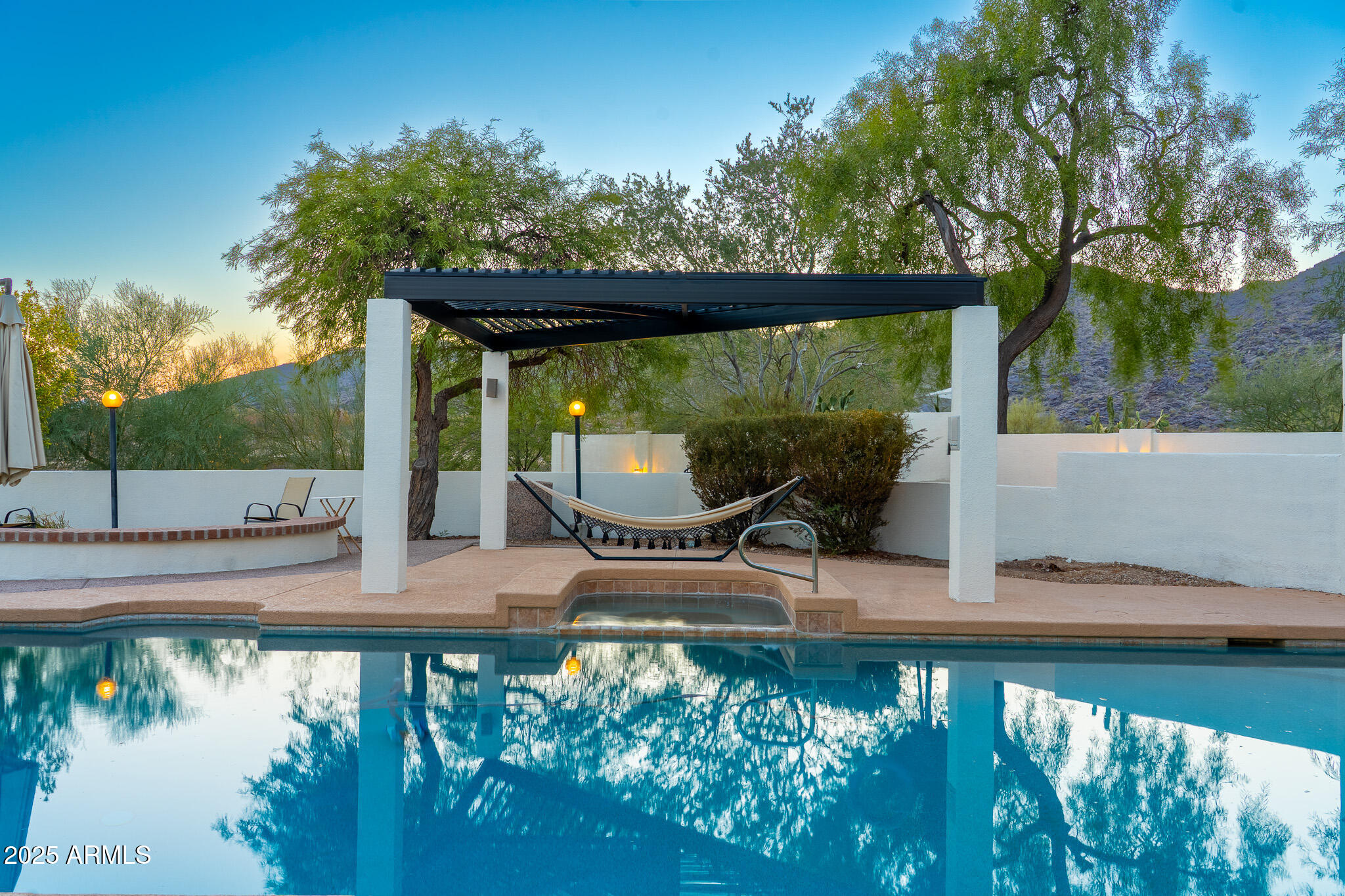 3305 E CHEROKEE Street