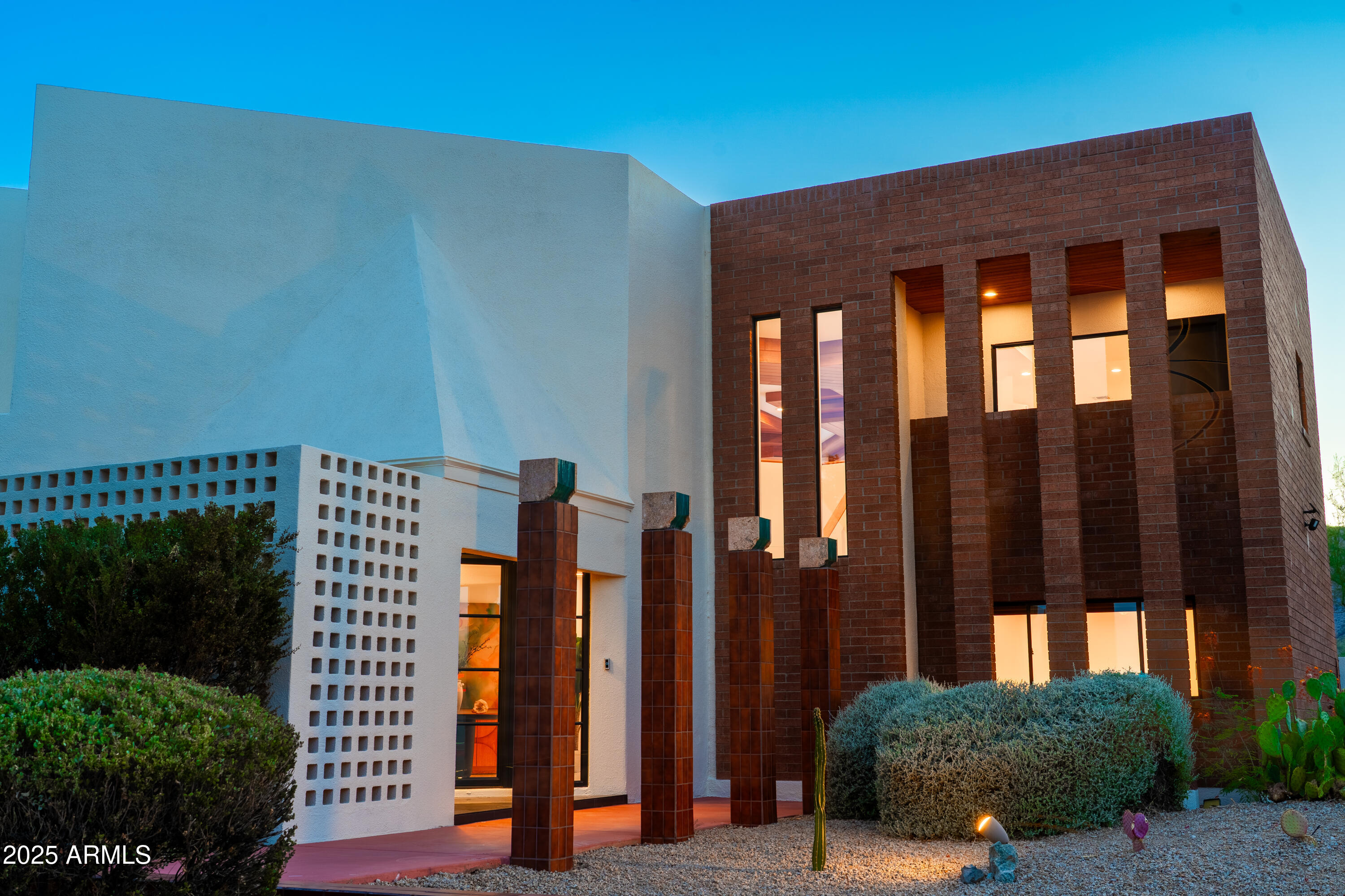 3305 E CHEROKEE Street