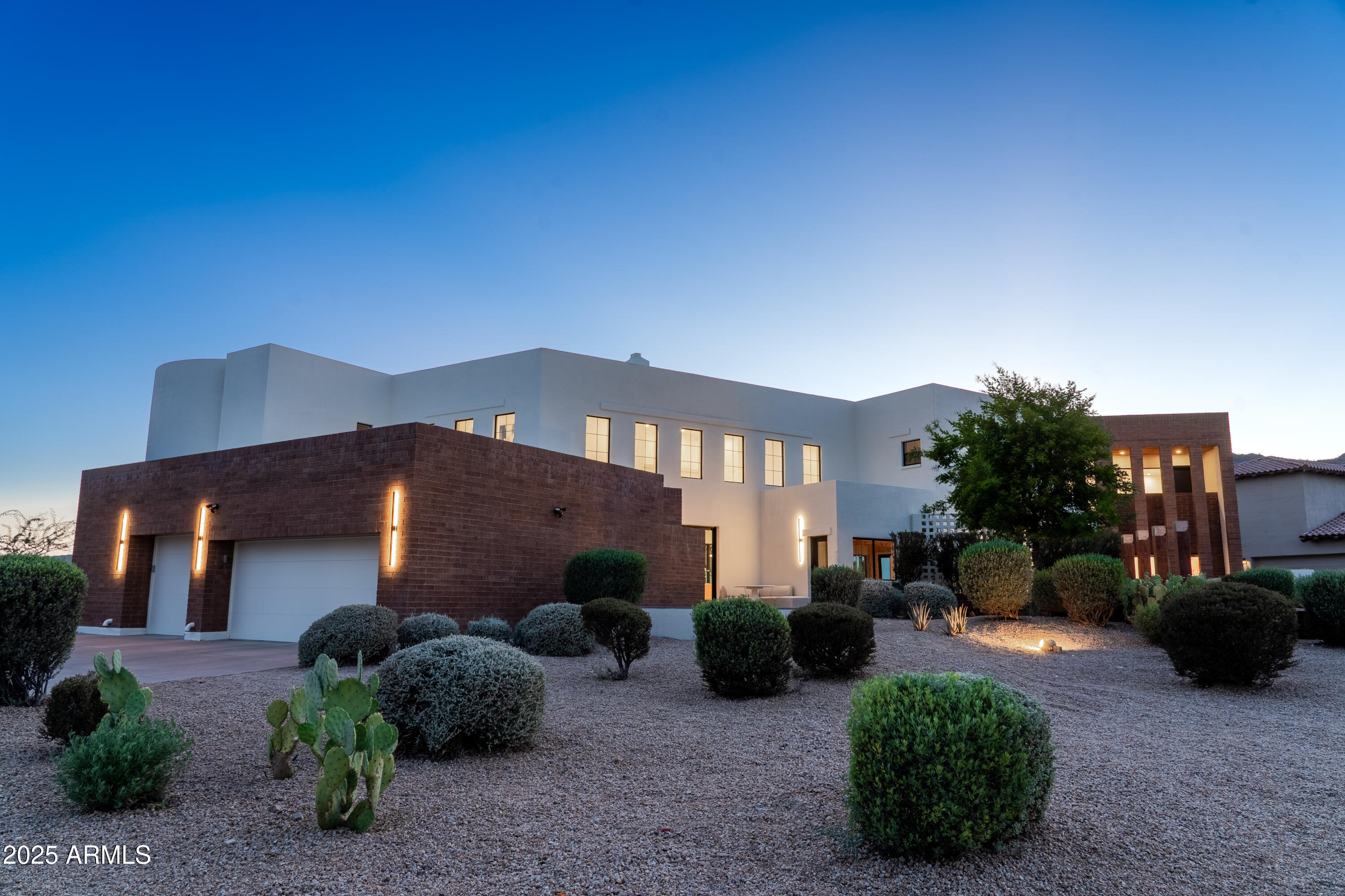 3305 E CHEROKEE Street