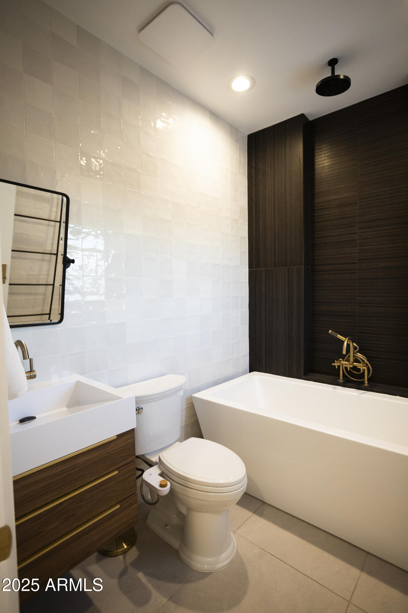 3305 E CHEROKEE Street