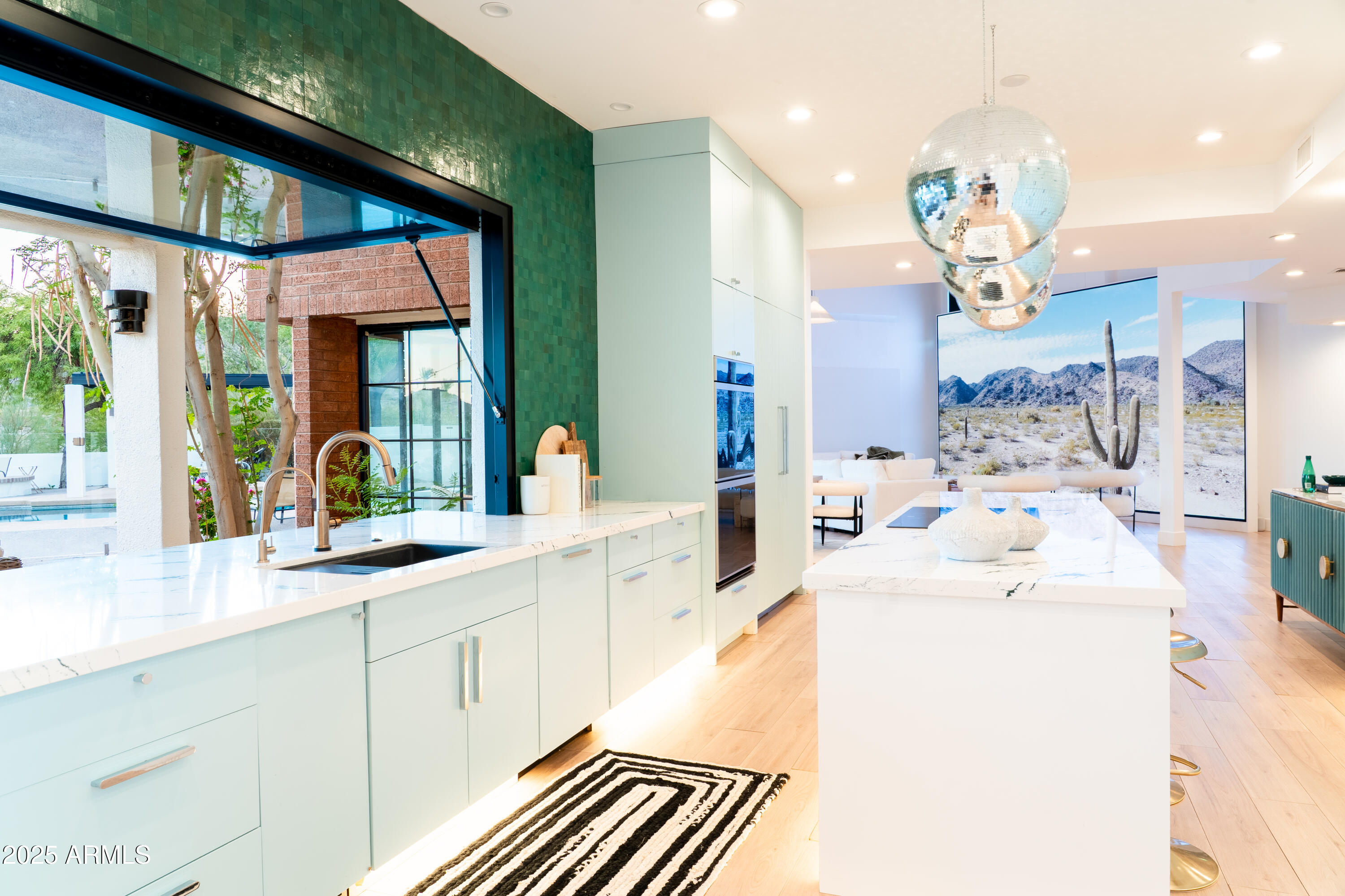 3305 E CHEROKEE Street