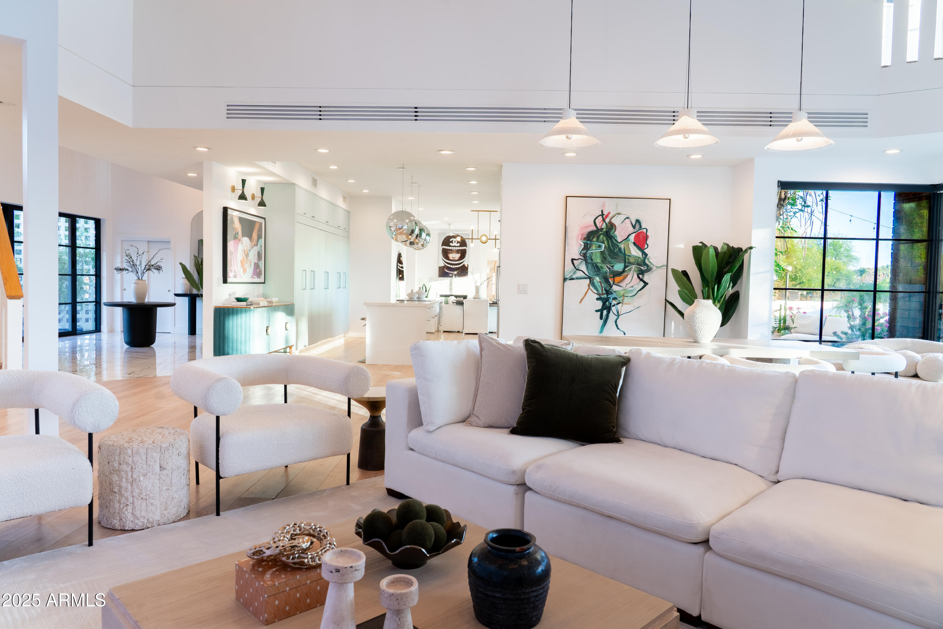 3305 E CHEROKEE Street