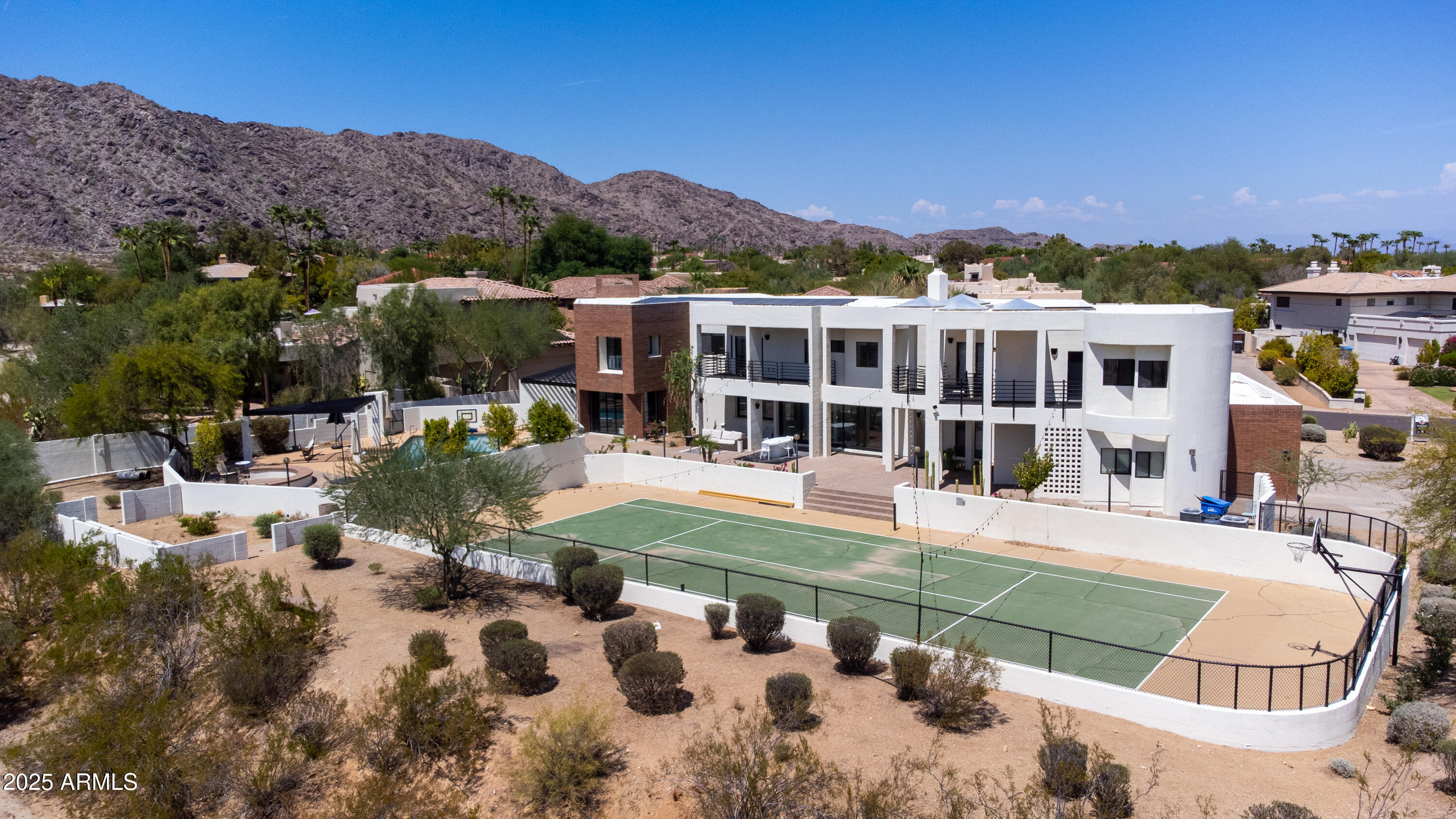 3305 E CHEROKEE Street