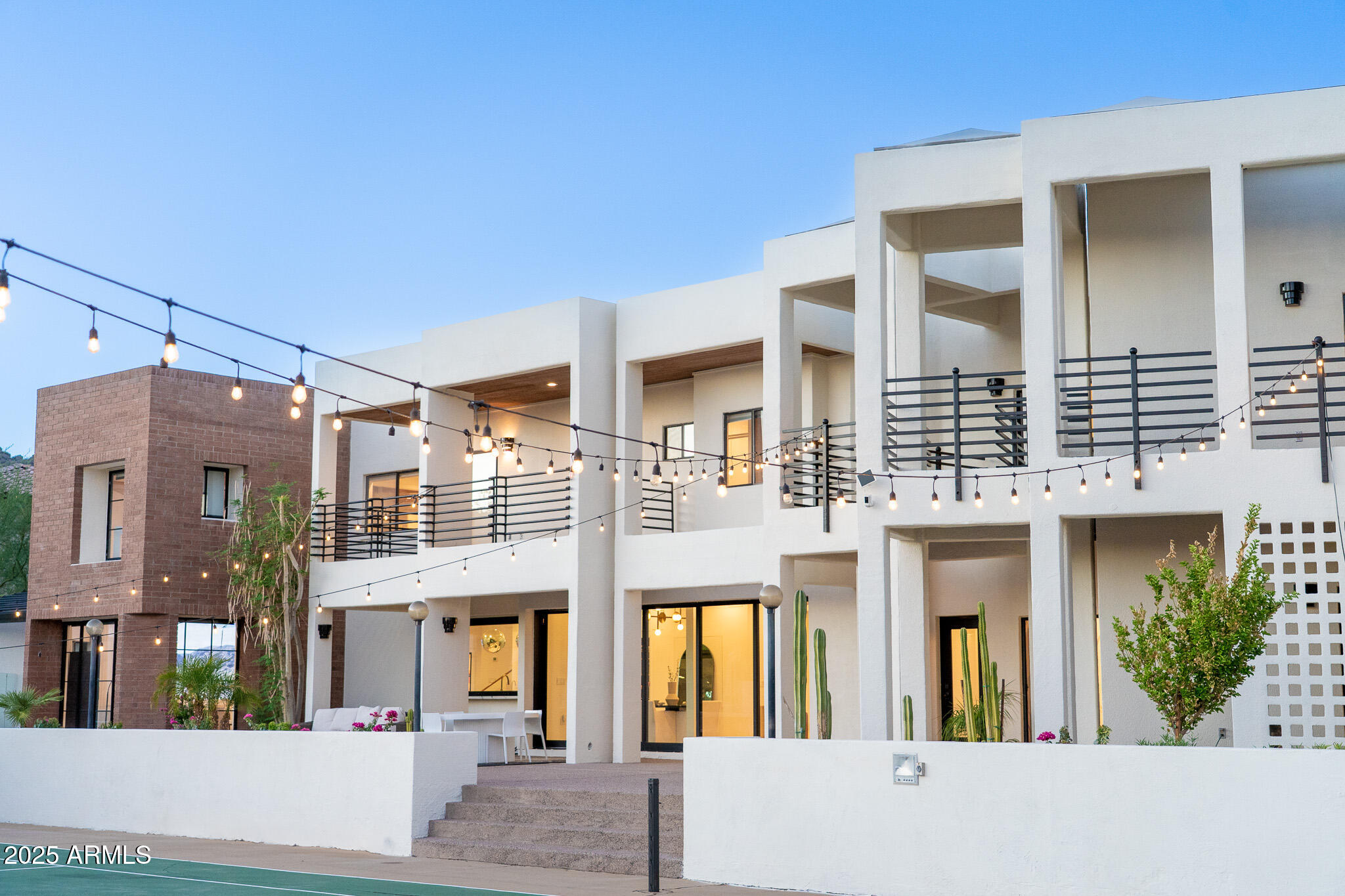 3305 E CHEROKEE Street