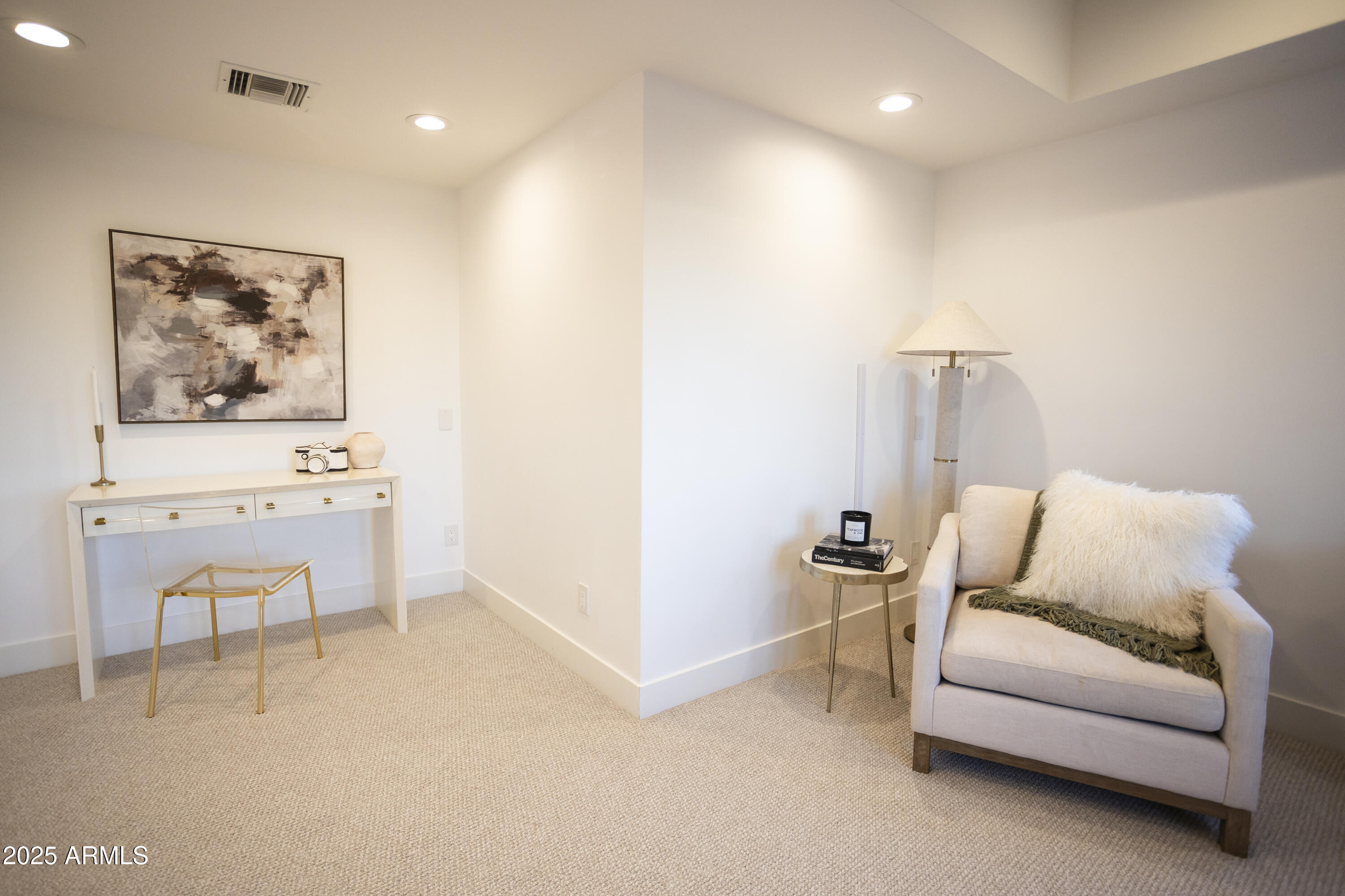 3305 E CHEROKEE Street