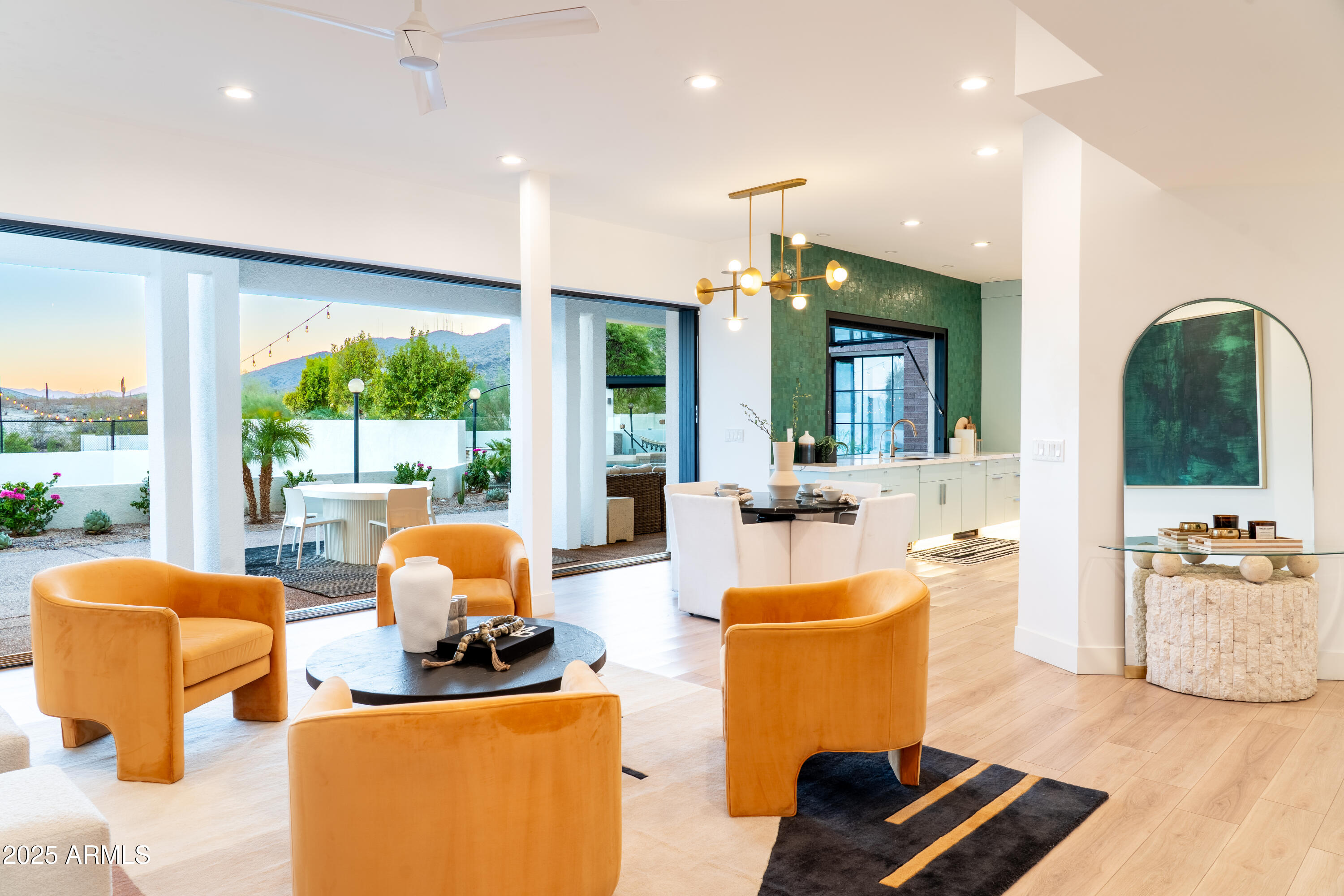 3305 E CHEROKEE Street