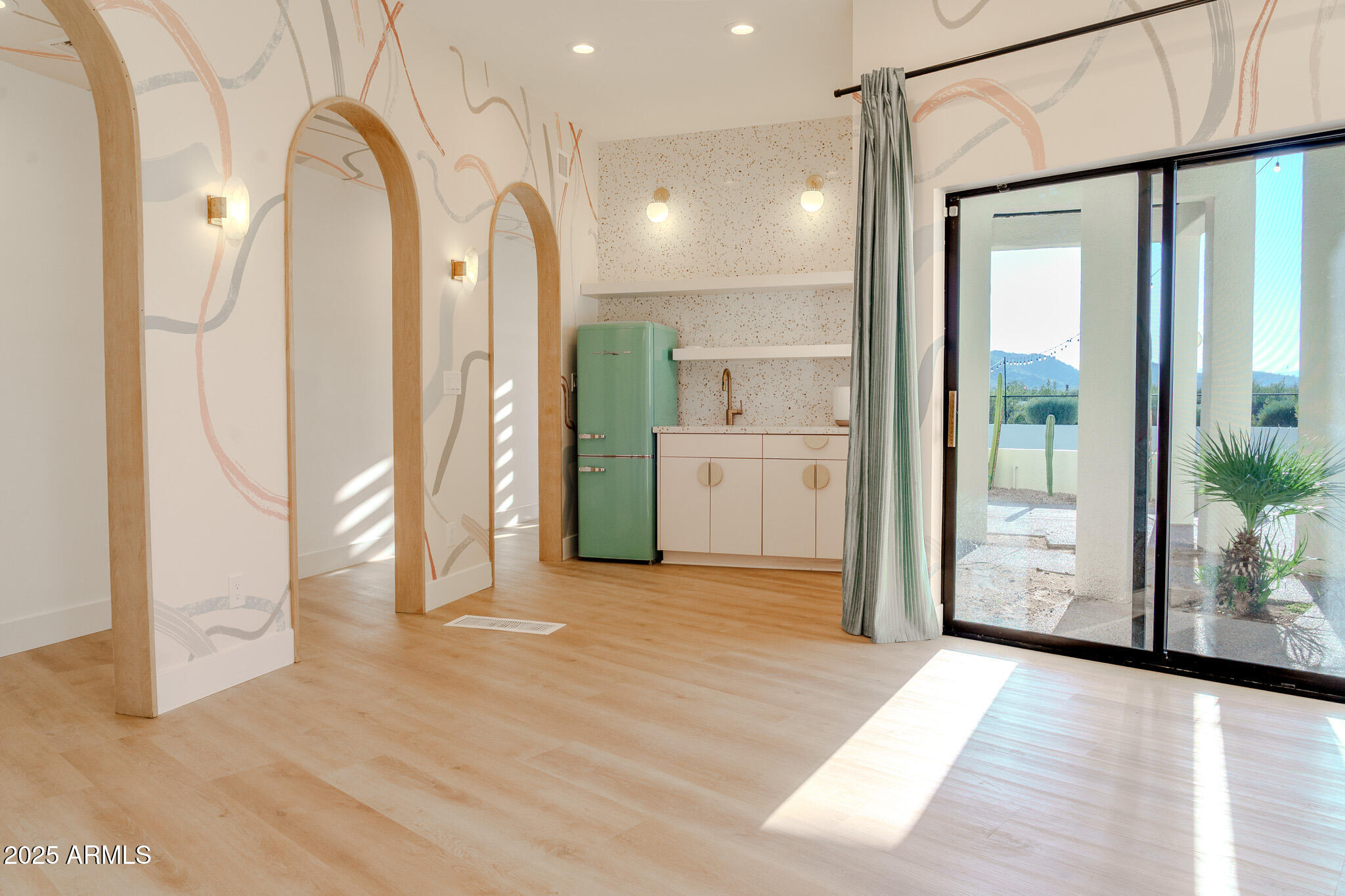 3305 E CHEROKEE Street