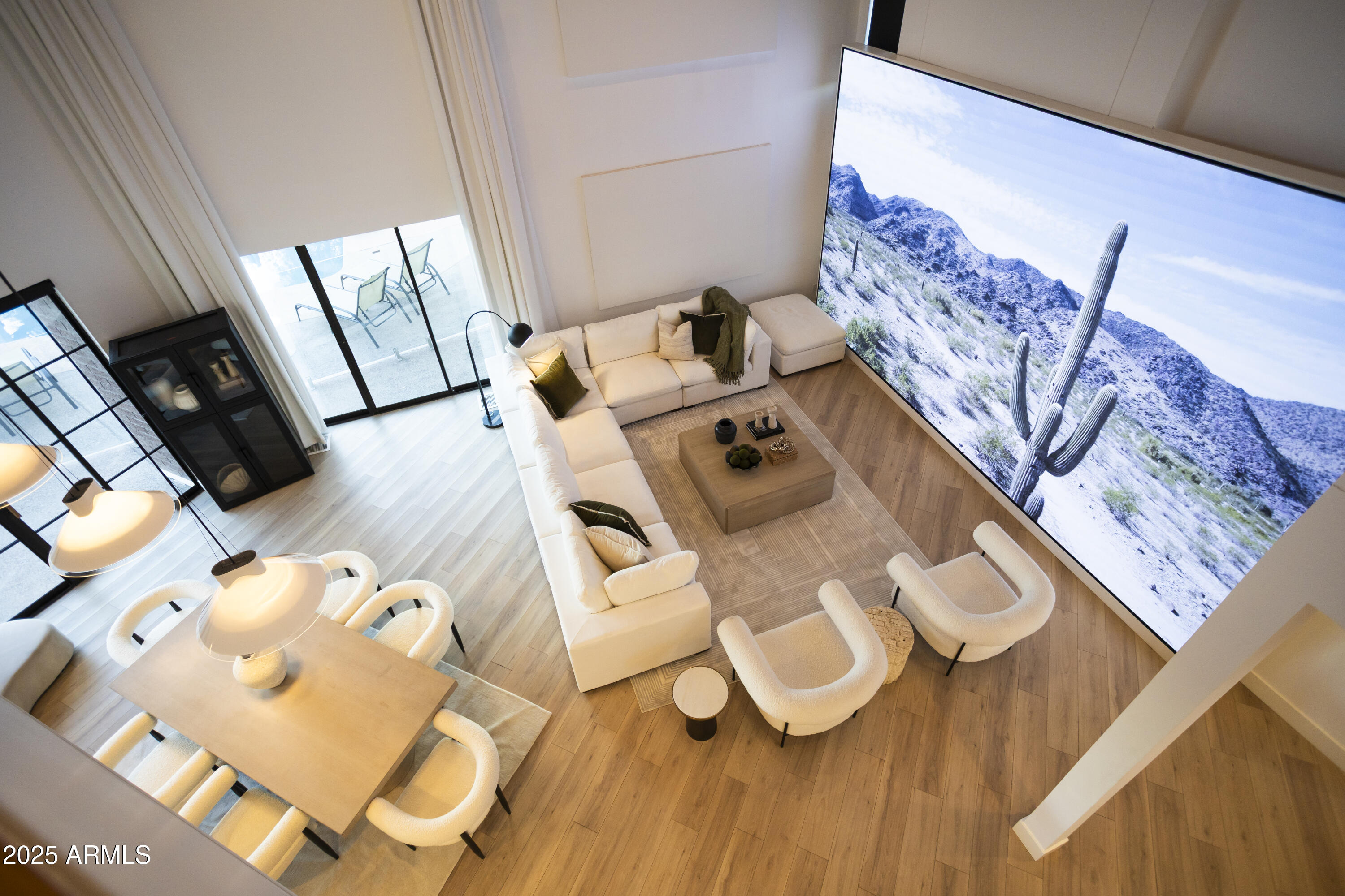 3305 E CHEROKEE Street