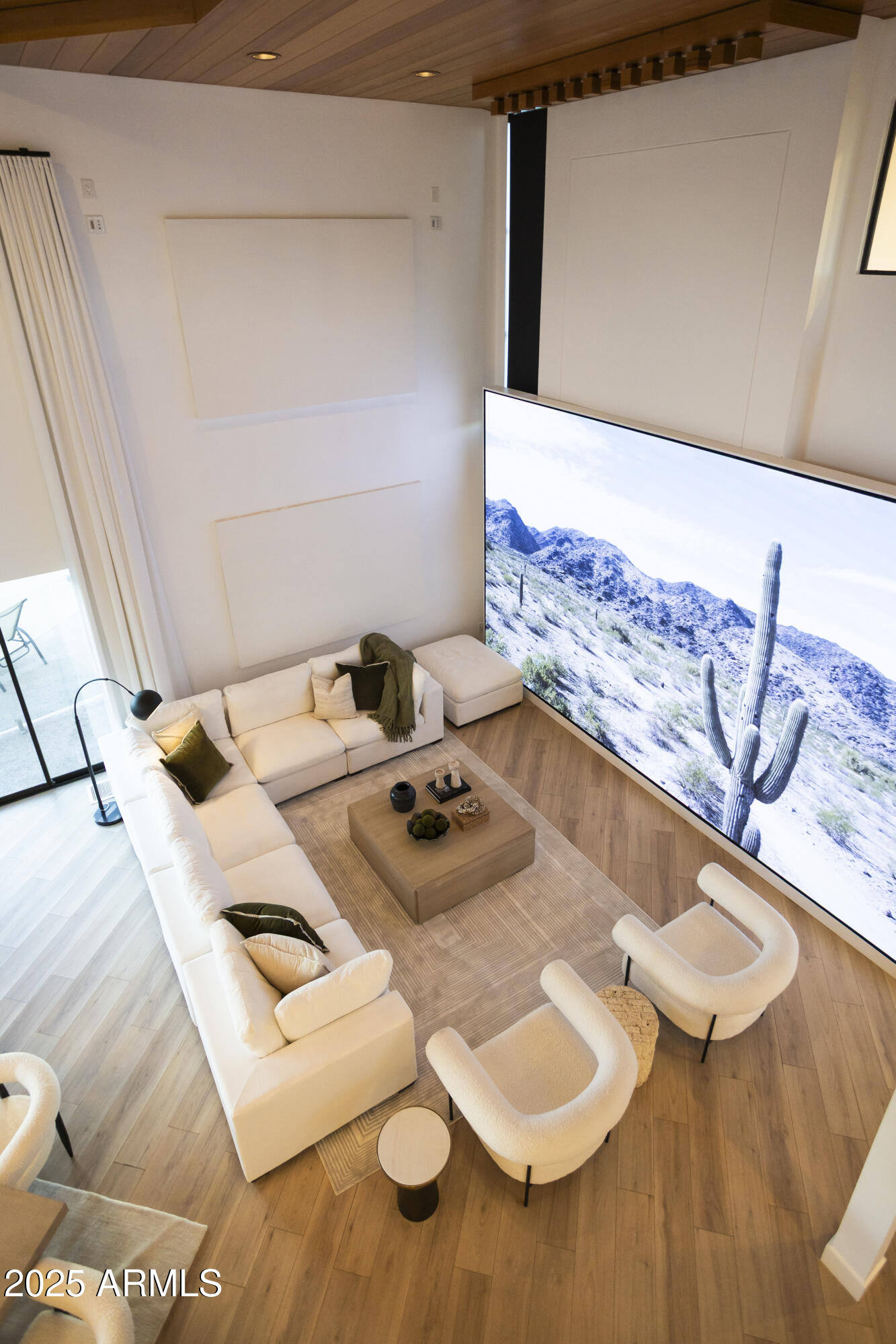 3305 E CHEROKEE Street