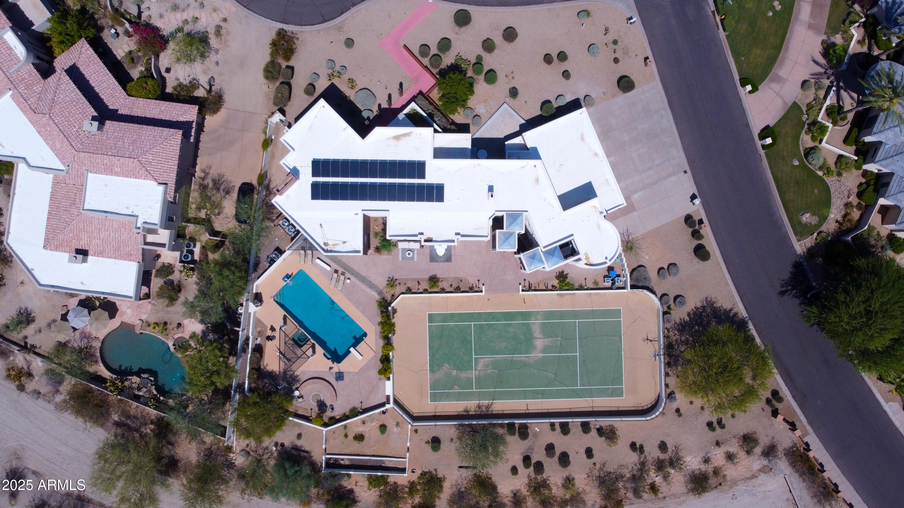 3305 E CHEROKEE Street