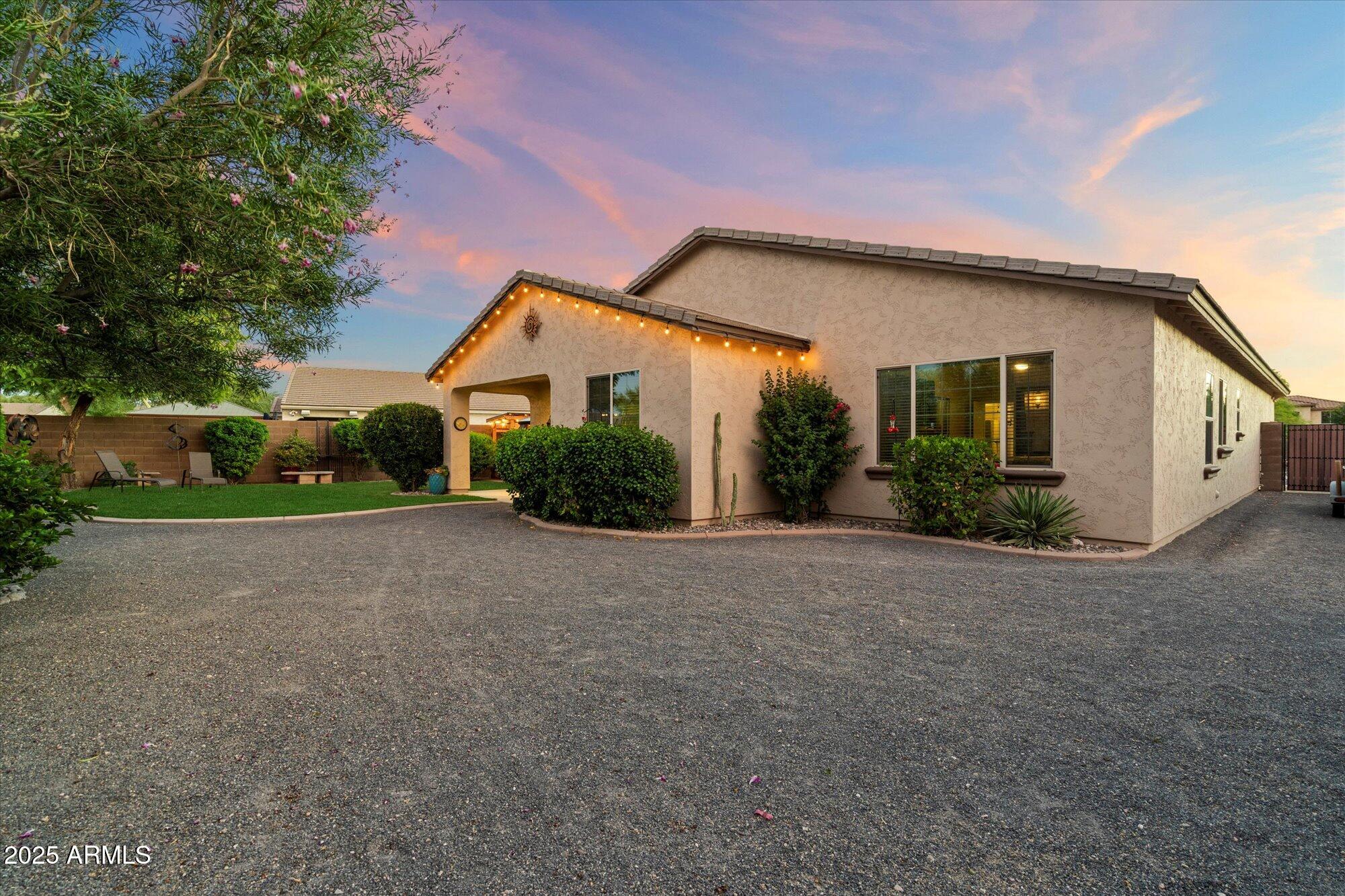 9226 W BUCKHORN Trail