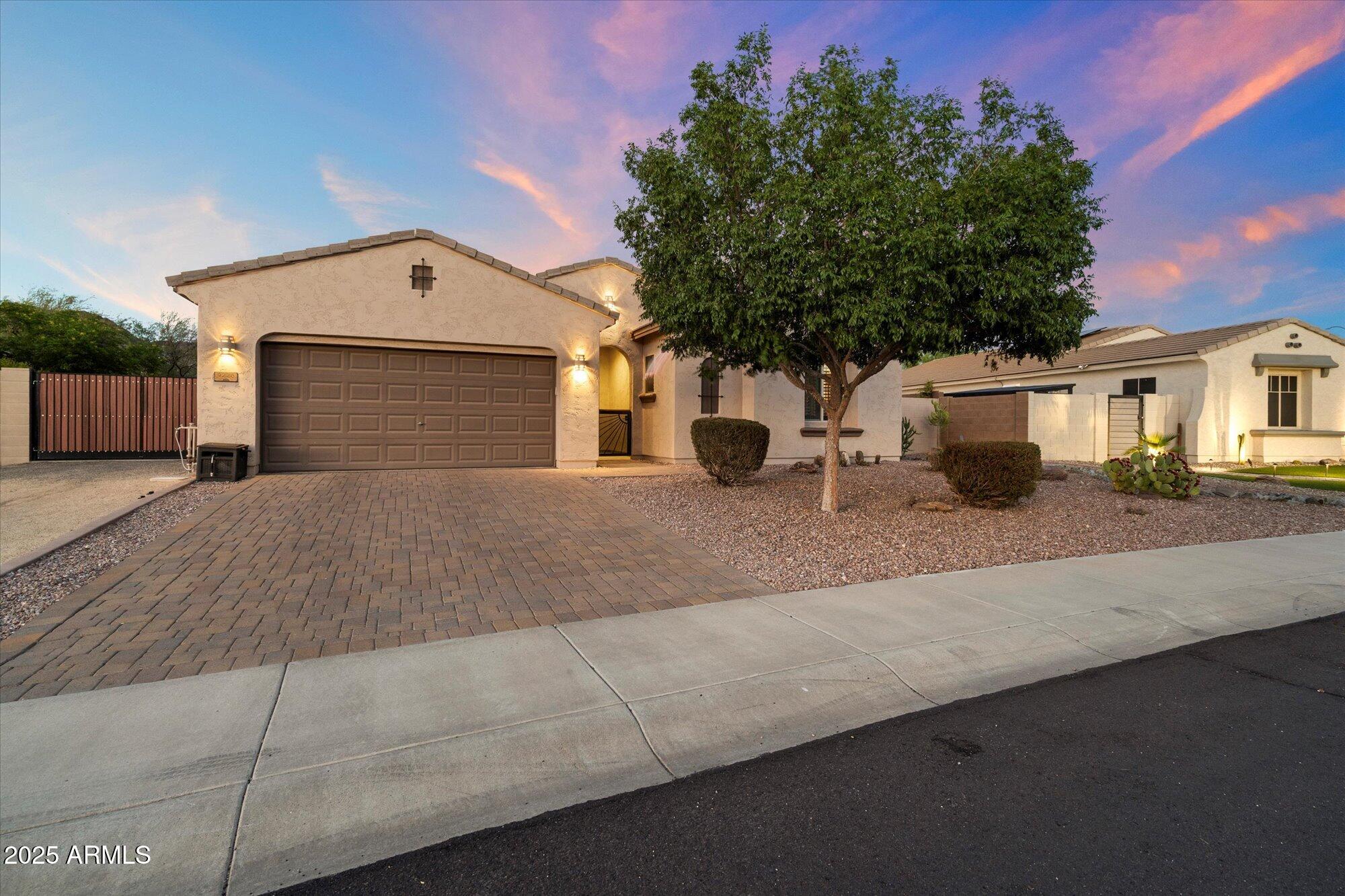 9226 W BUCKHORN Trail