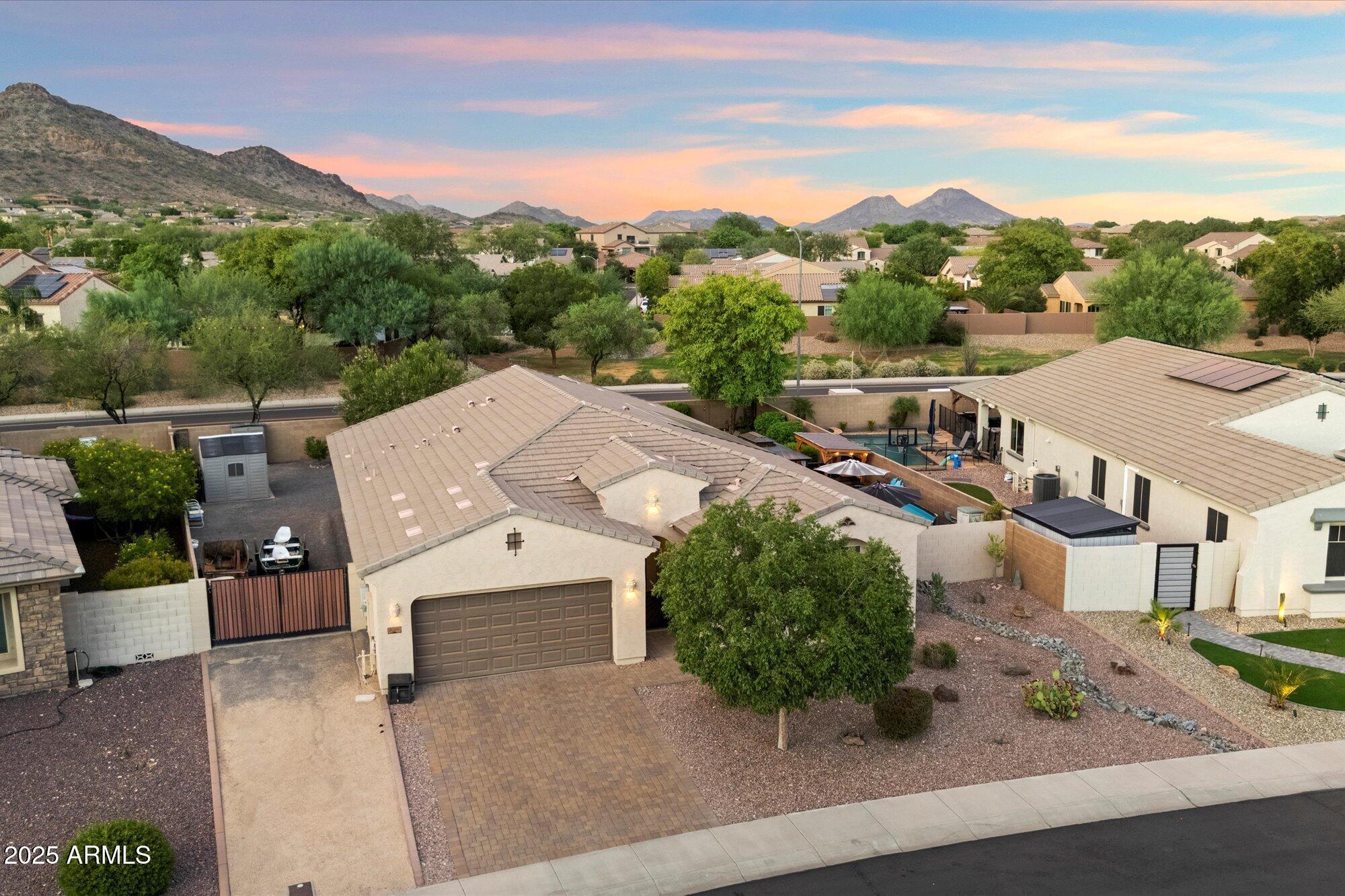 9226 W BUCKHORN Trail