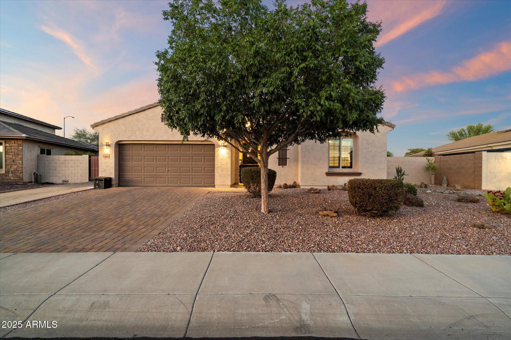 9226 W BUCKHORN Trail