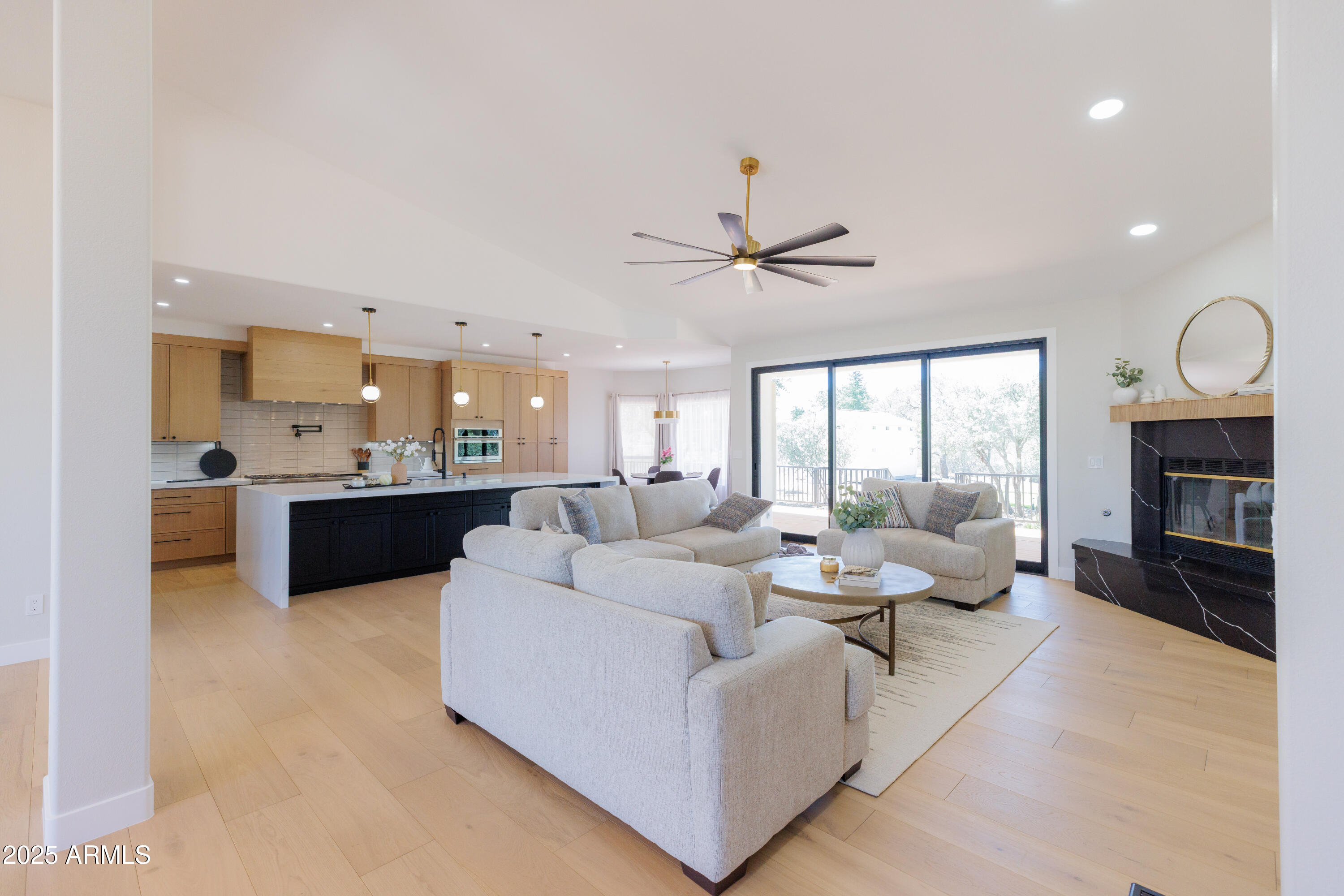 8850 N VALLEY OAK Drive