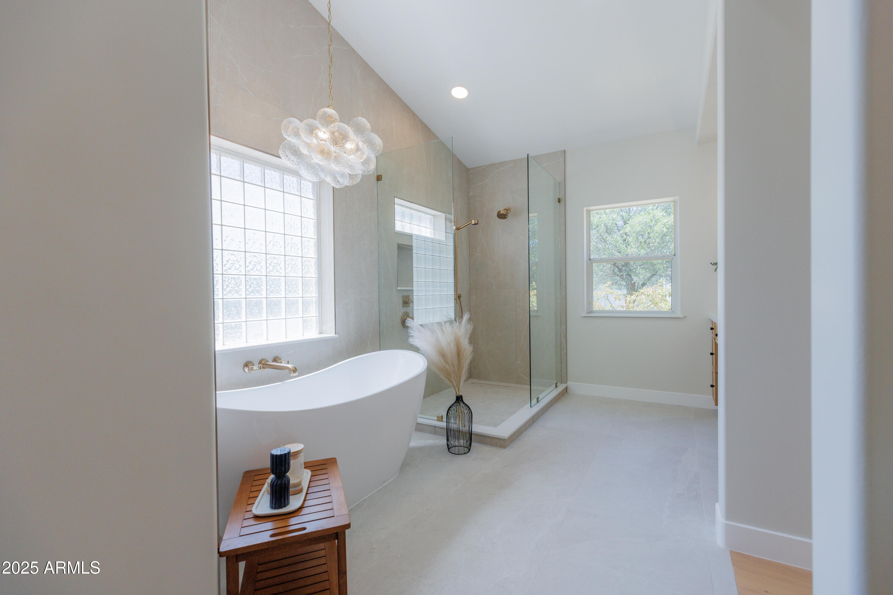 8850 N VALLEY OAK Drive