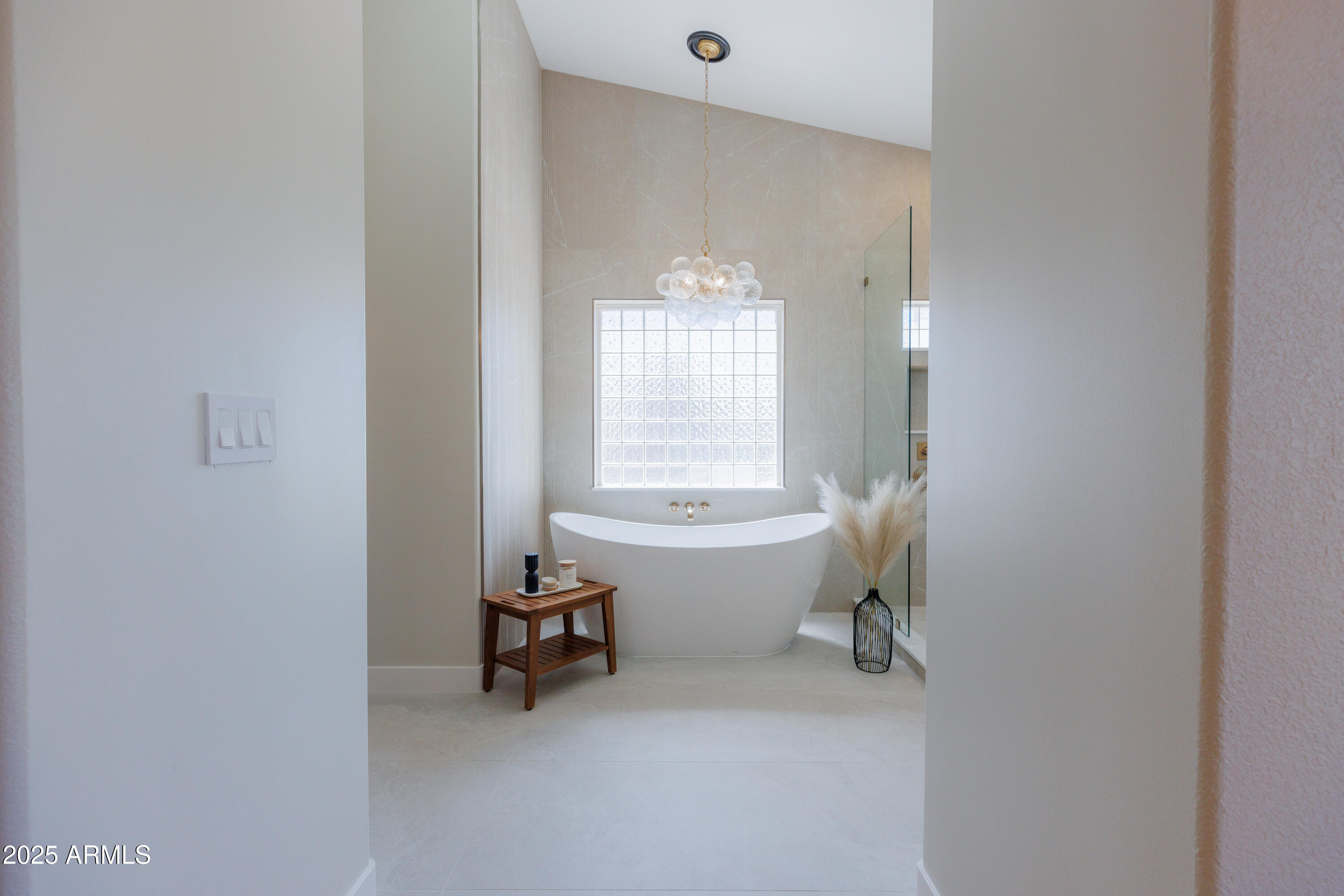 8850 N VALLEY OAK Drive