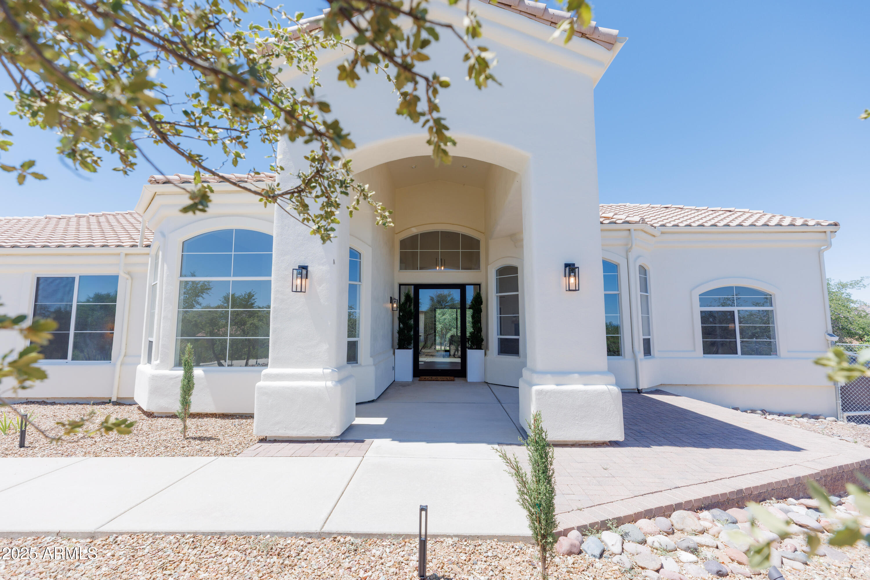 8850 N VALLEY OAK Drive