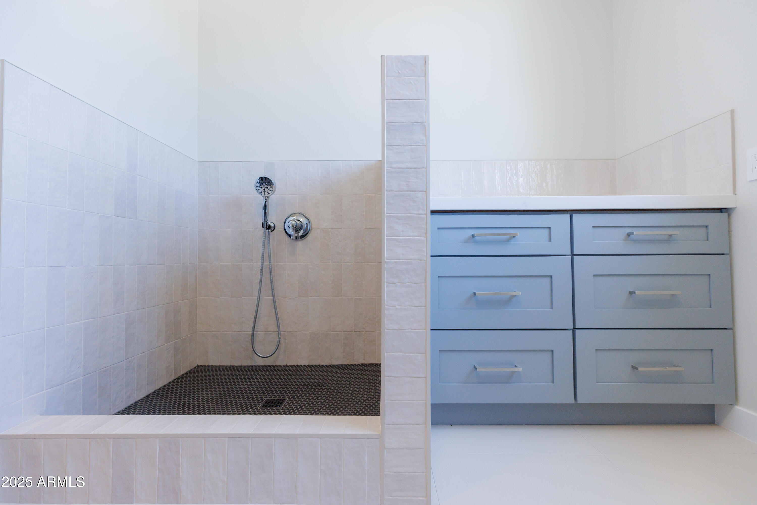 8850 N VALLEY OAK Drive