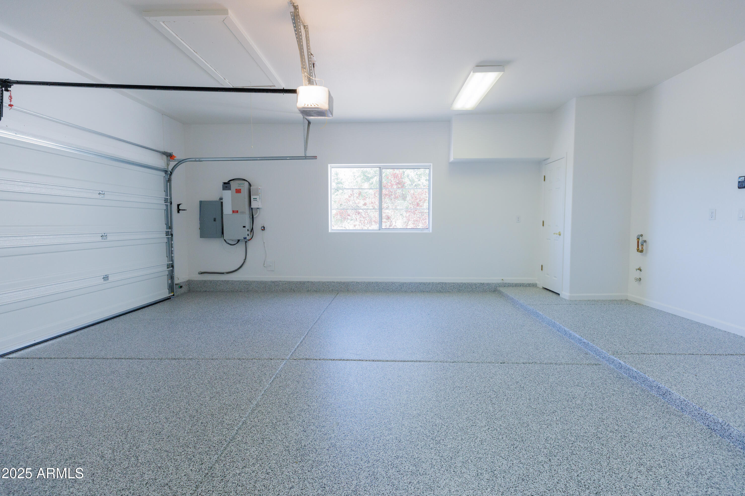 8850 N VALLEY OAK Drive