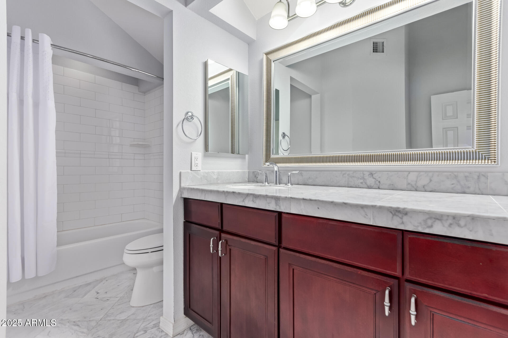 10015 E MOUNTAIN VIEW Road, 2034