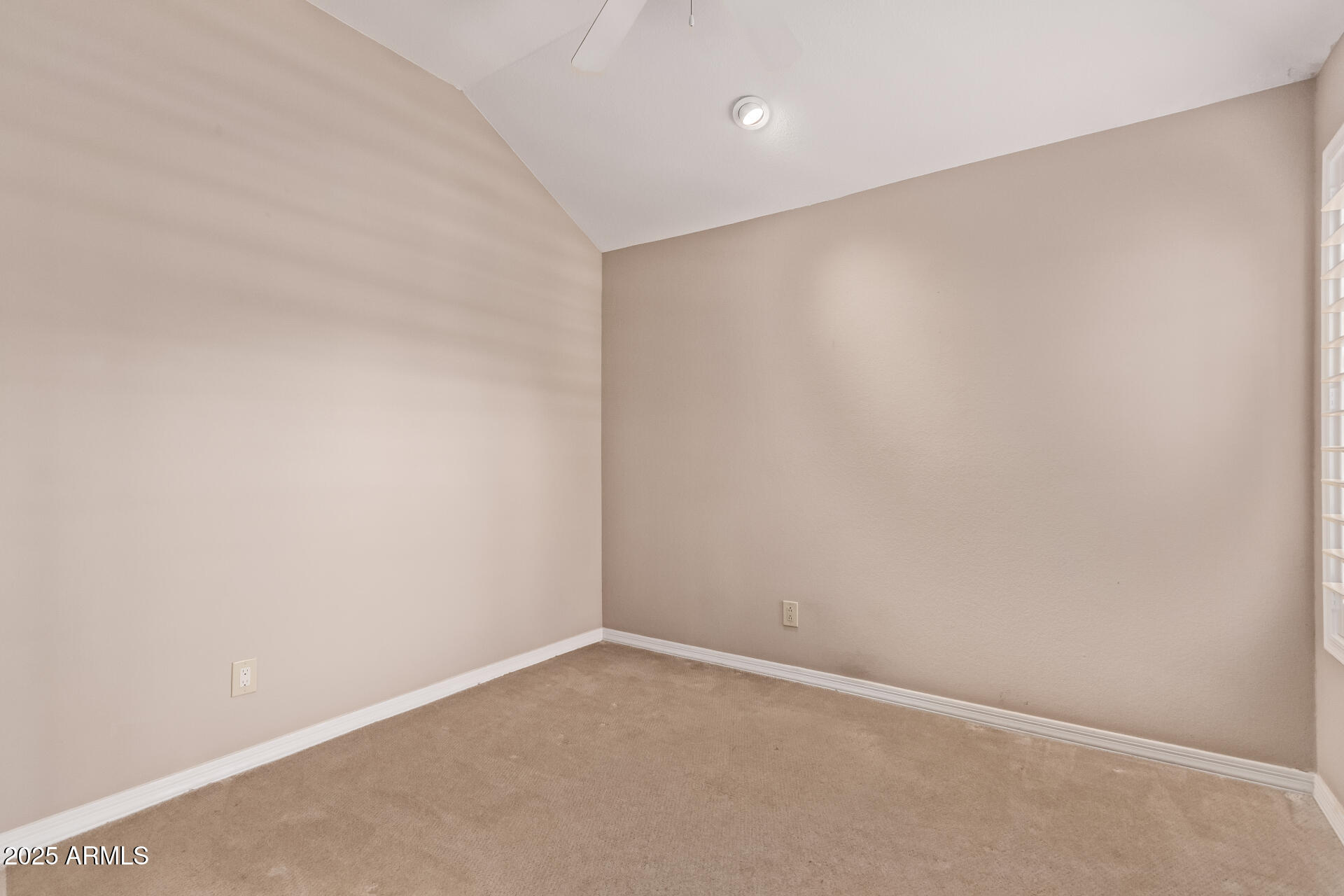 10015 E MOUNTAIN VIEW Road, 2034