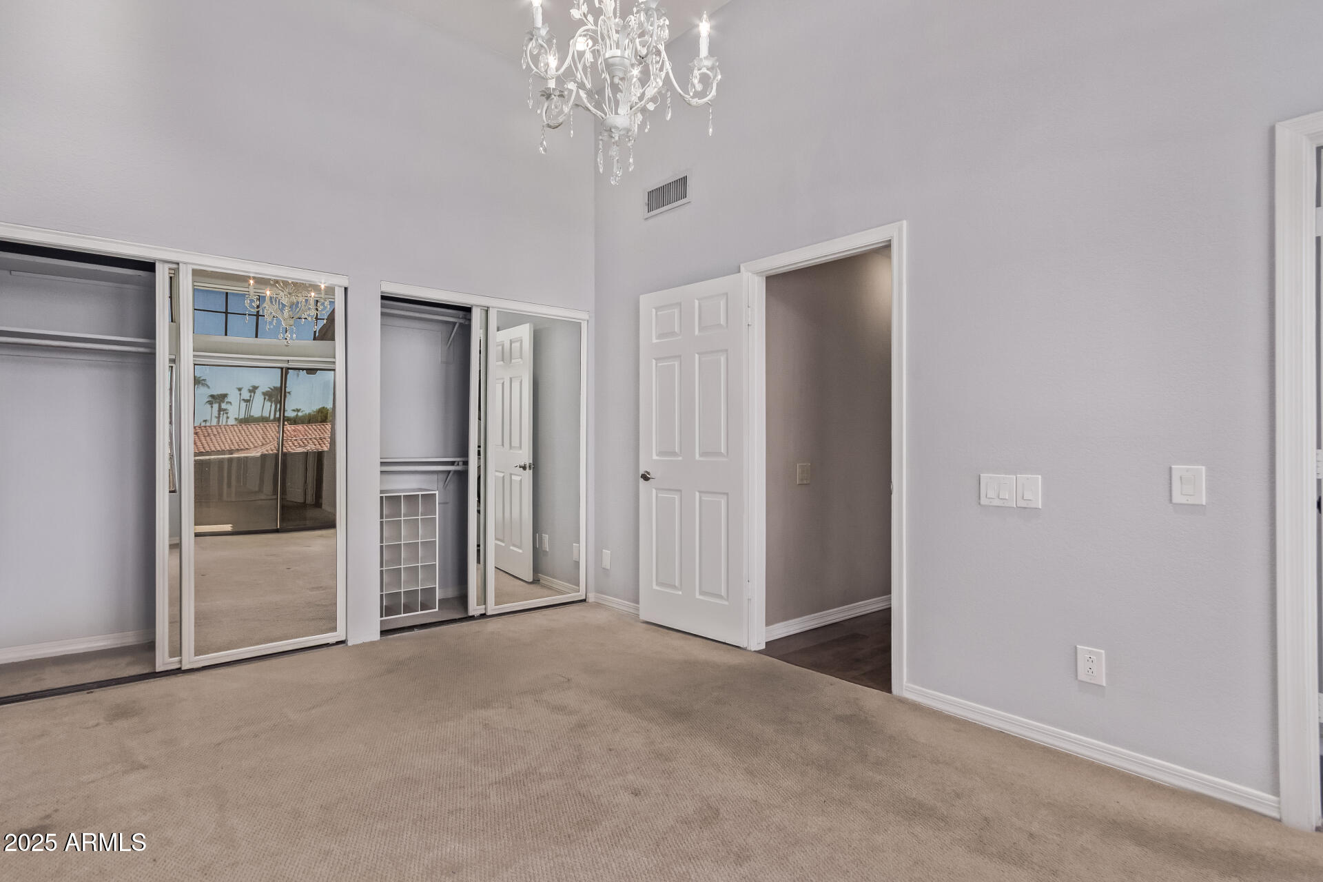 10015 E MOUNTAIN VIEW Road, 2034