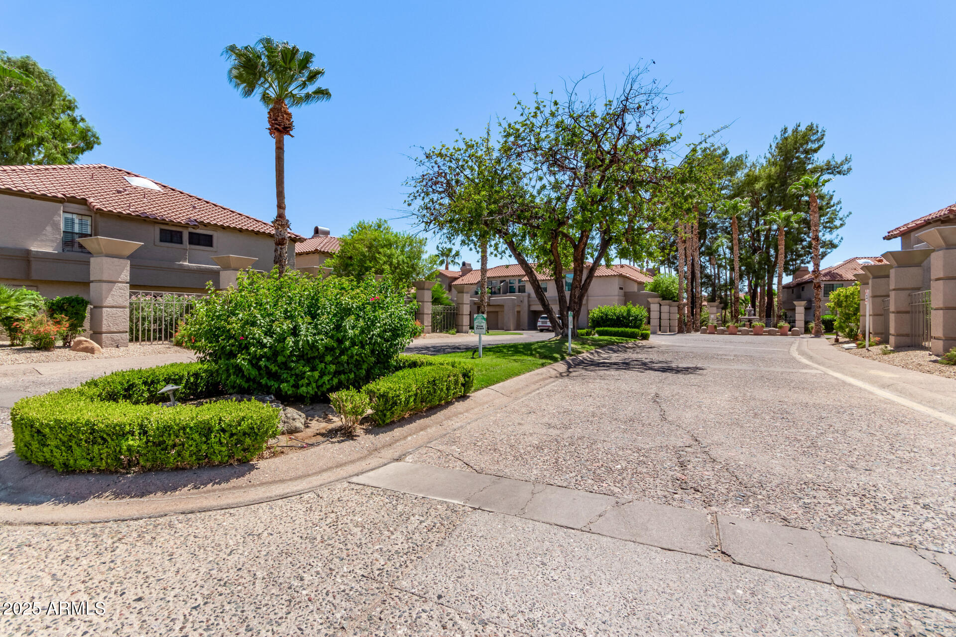 10015 E MOUNTAIN VIEW Road, 2034