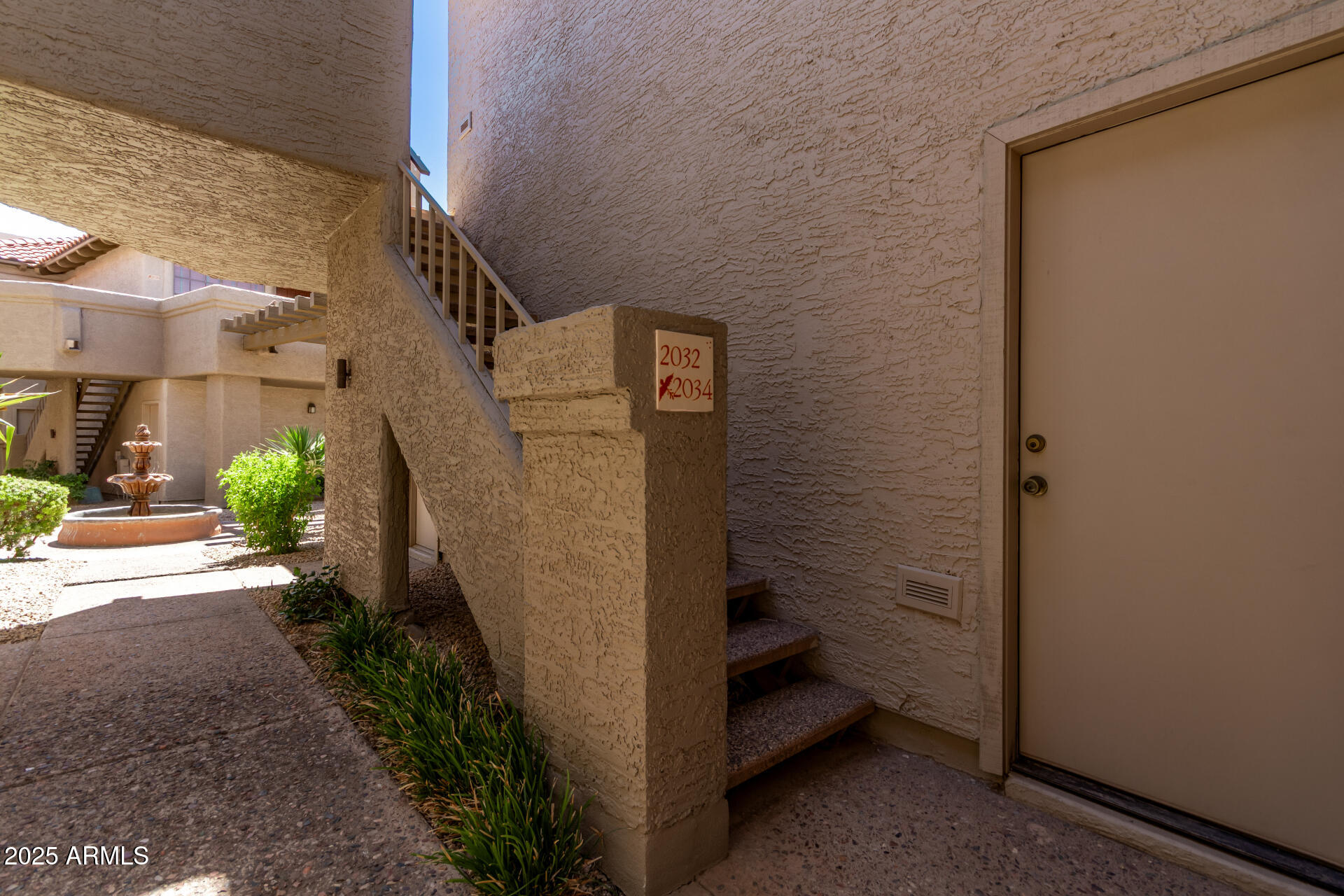 10015 E MOUNTAIN VIEW Road, 2034