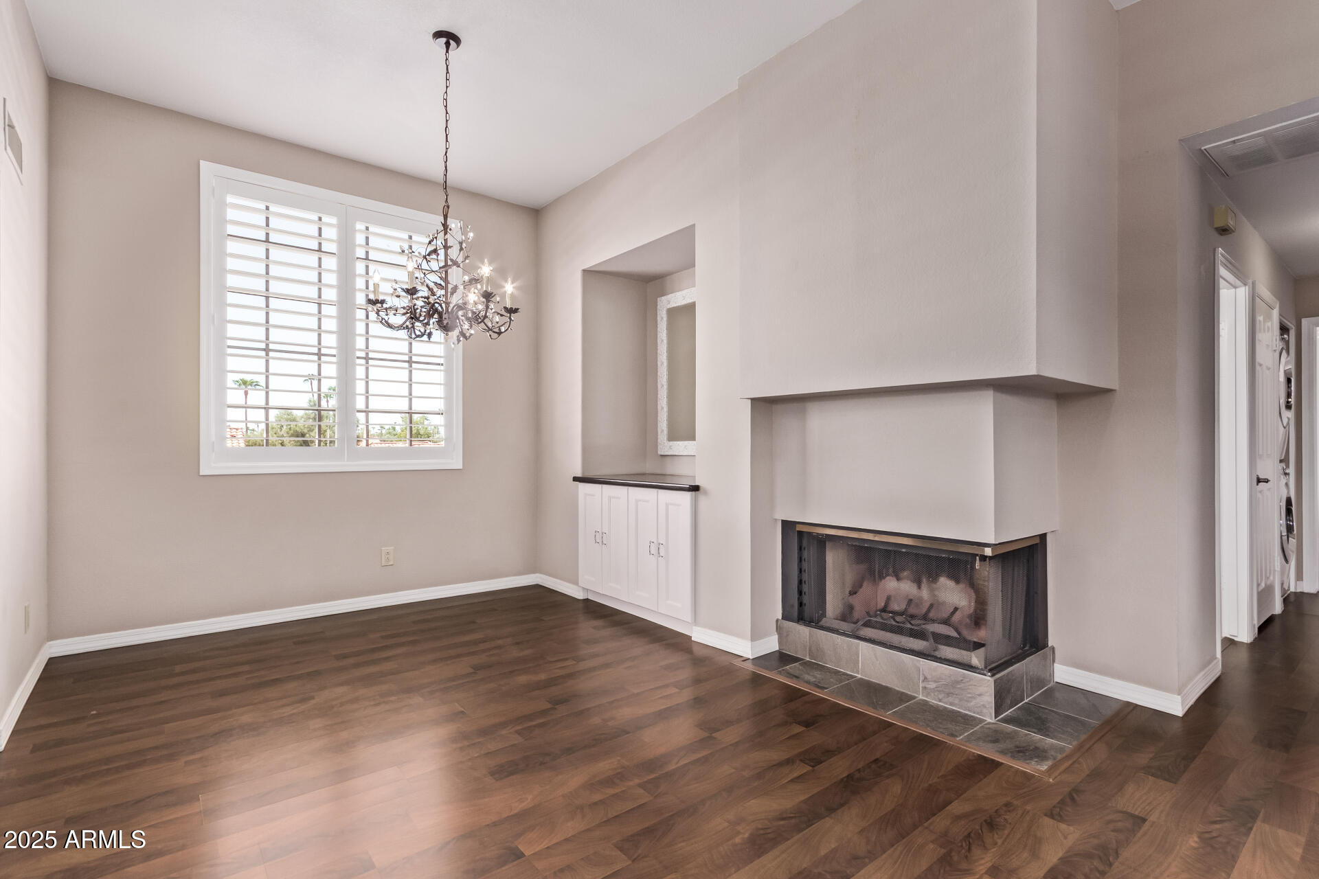 10015 E MOUNTAIN VIEW Road, 2034