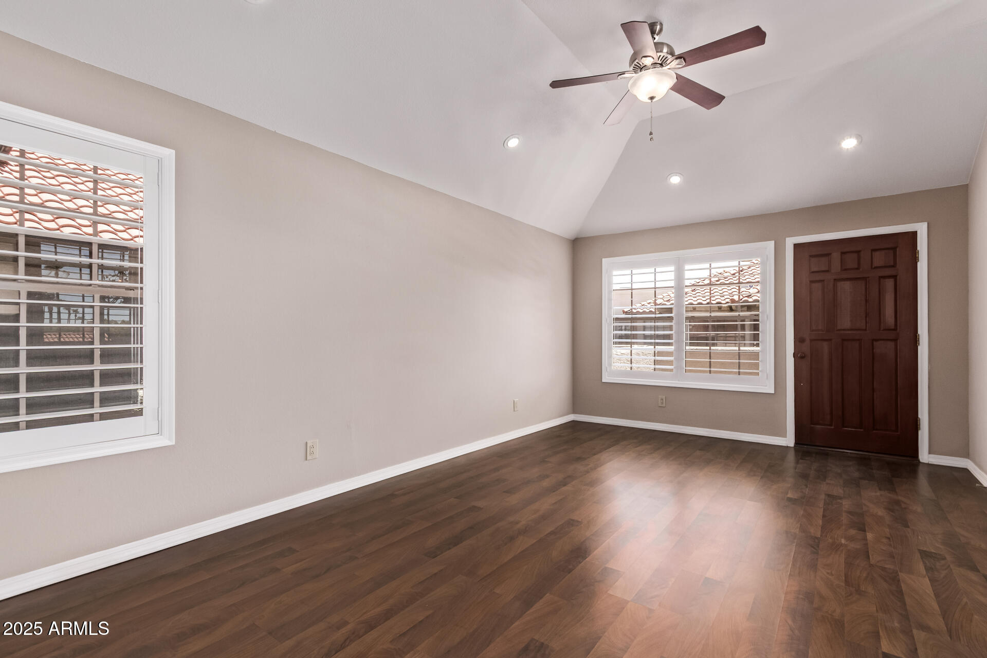 10015 E MOUNTAIN VIEW Road, 2034