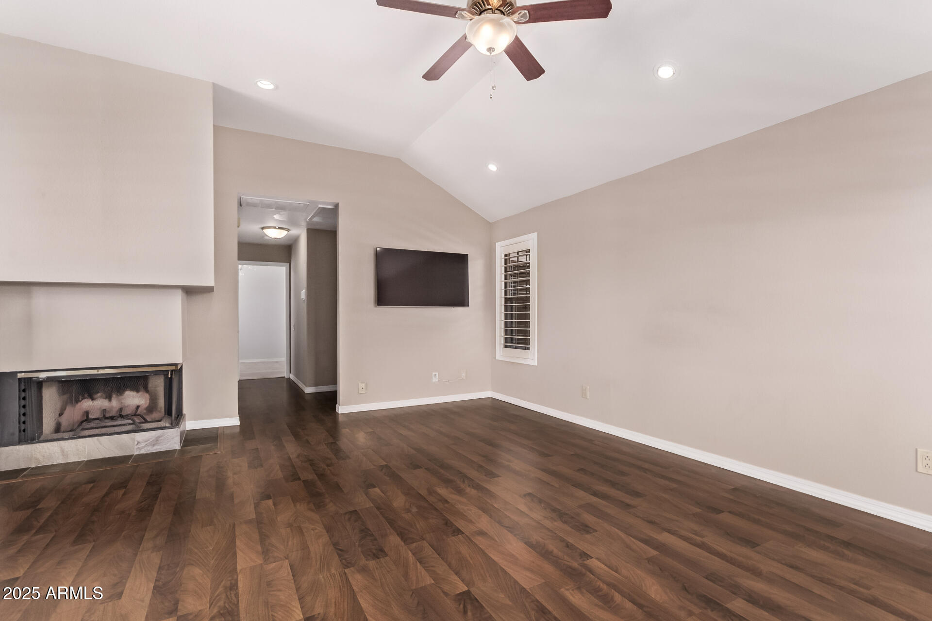 10015 E MOUNTAIN VIEW Road, 2034