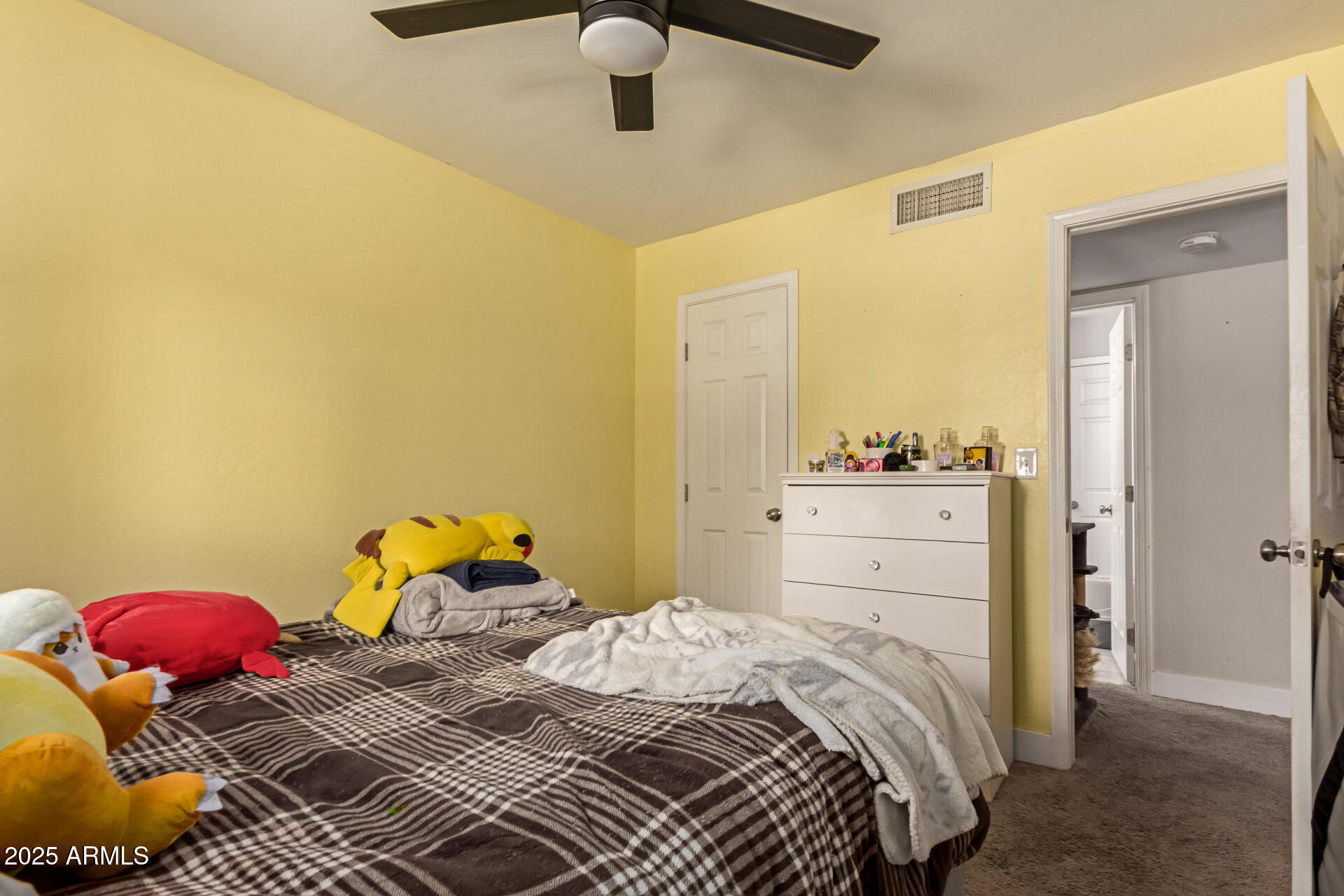 1022 N BLACKBIRD Drive