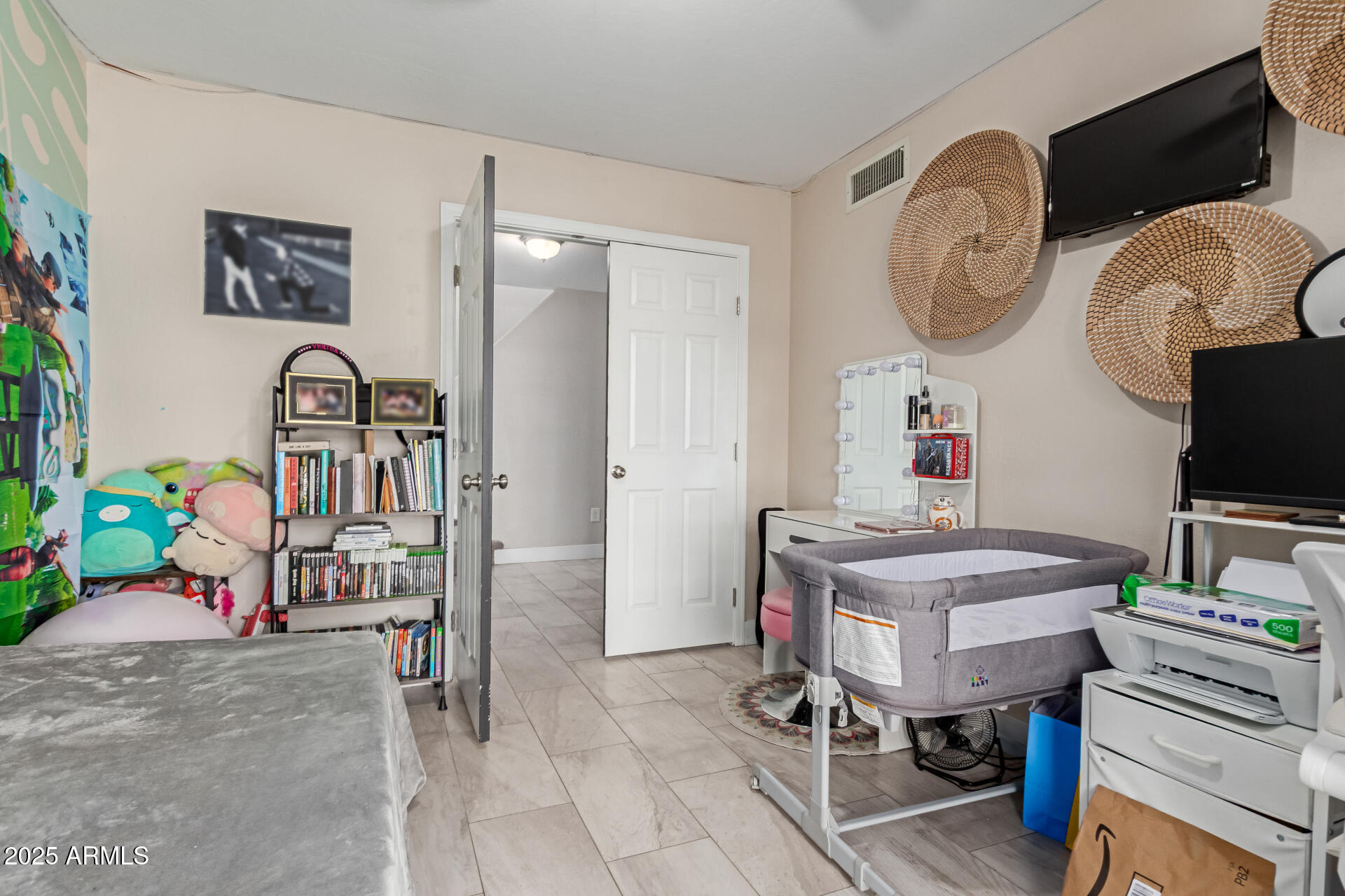 1022 N BLACKBIRD Drive