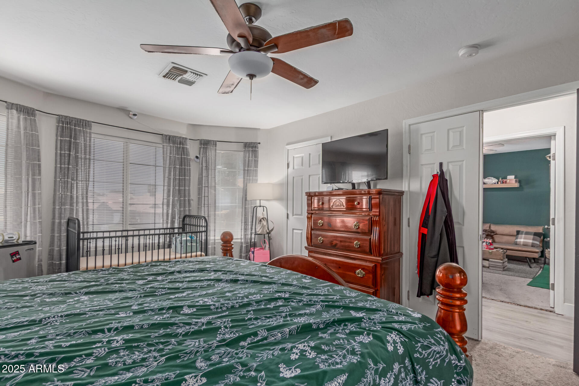 1022 N BLACKBIRD Drive