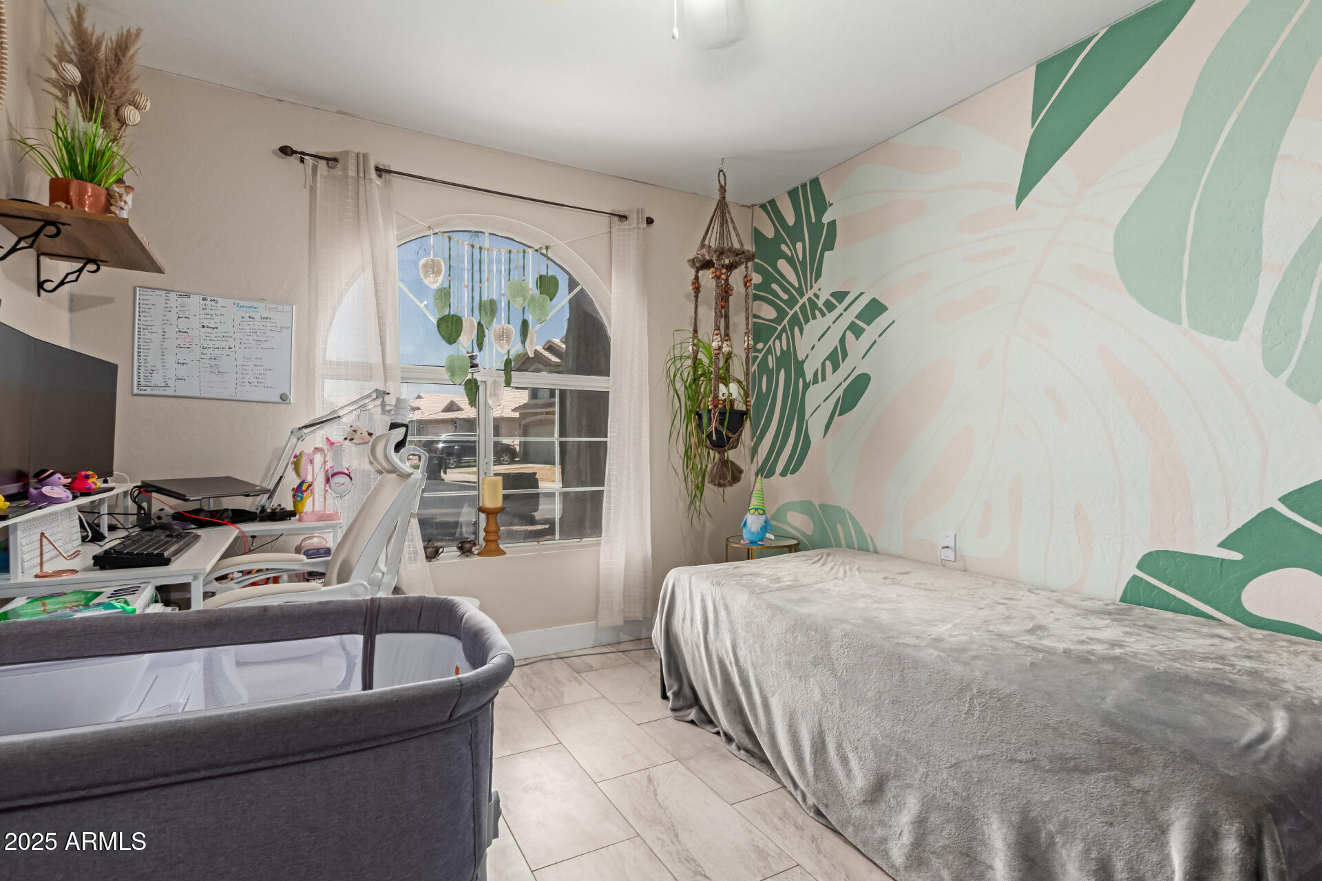 1022 N BLACKBIRD Drive