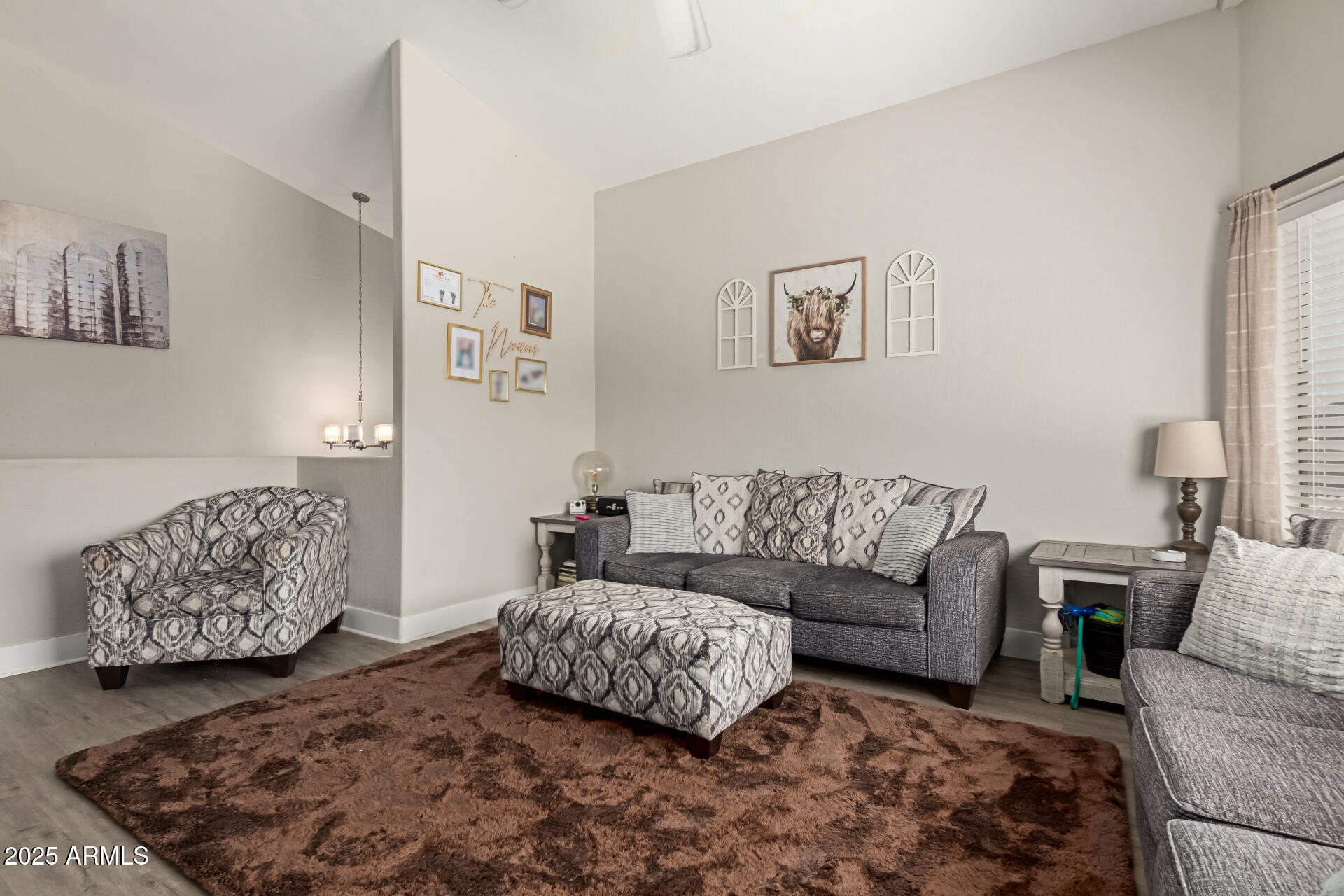 1022 N BLACKBIRD Drive