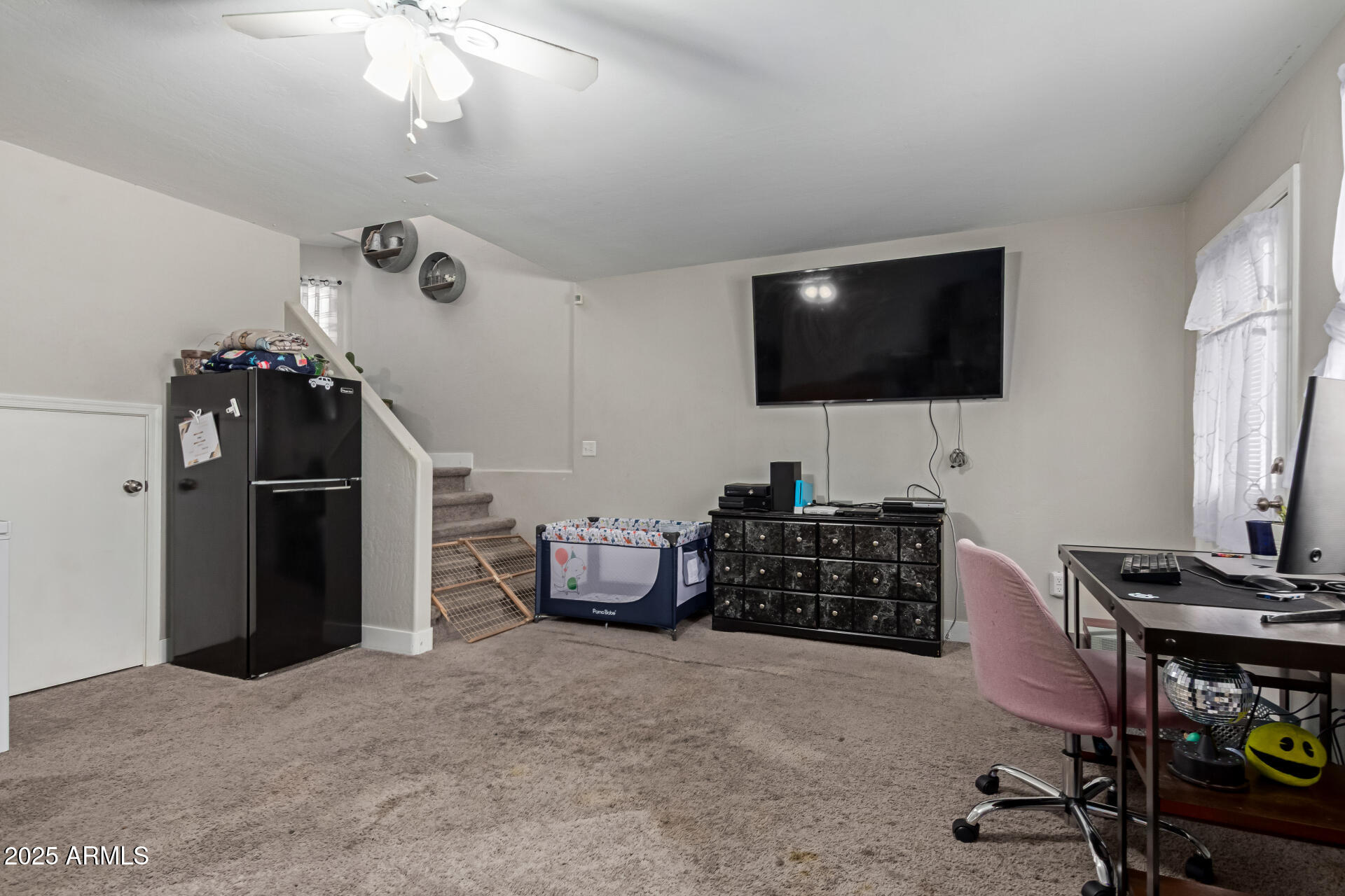 1022 N BLACKBIRD Drive